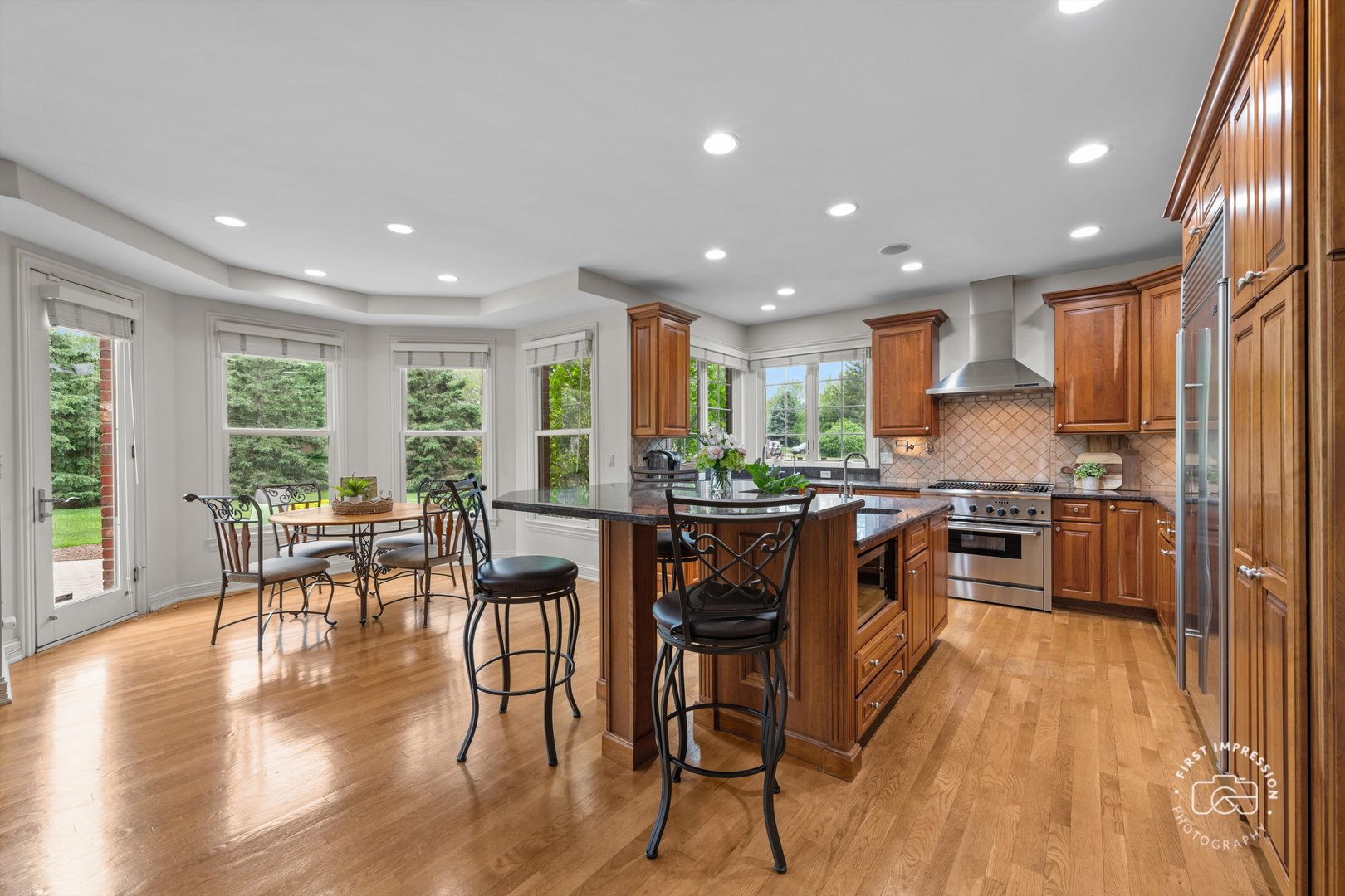 38W535 RED BAY Court, St. Charles, IL 60175