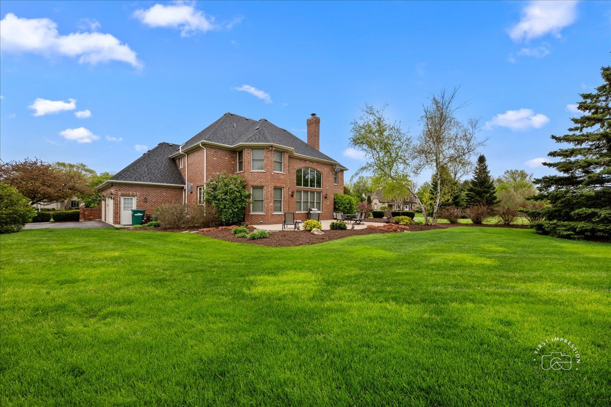 38W535 RED BAY Court, St. Charles, IL 60175
