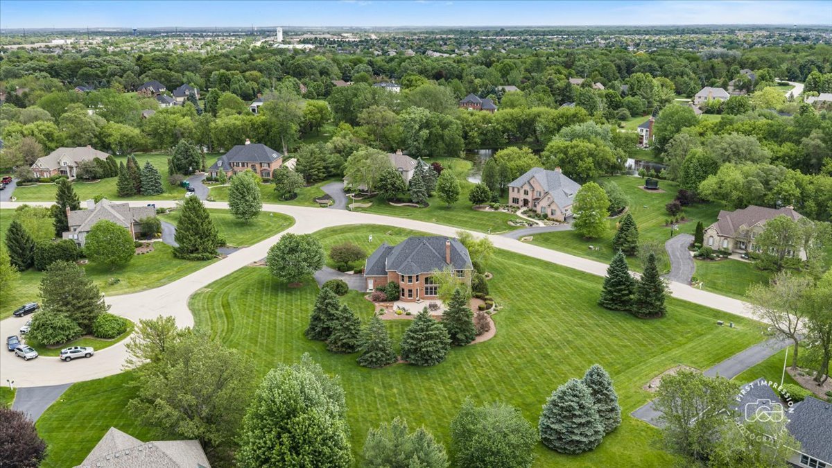 38W535 RED BAY Court, St. Charles, IL 60175