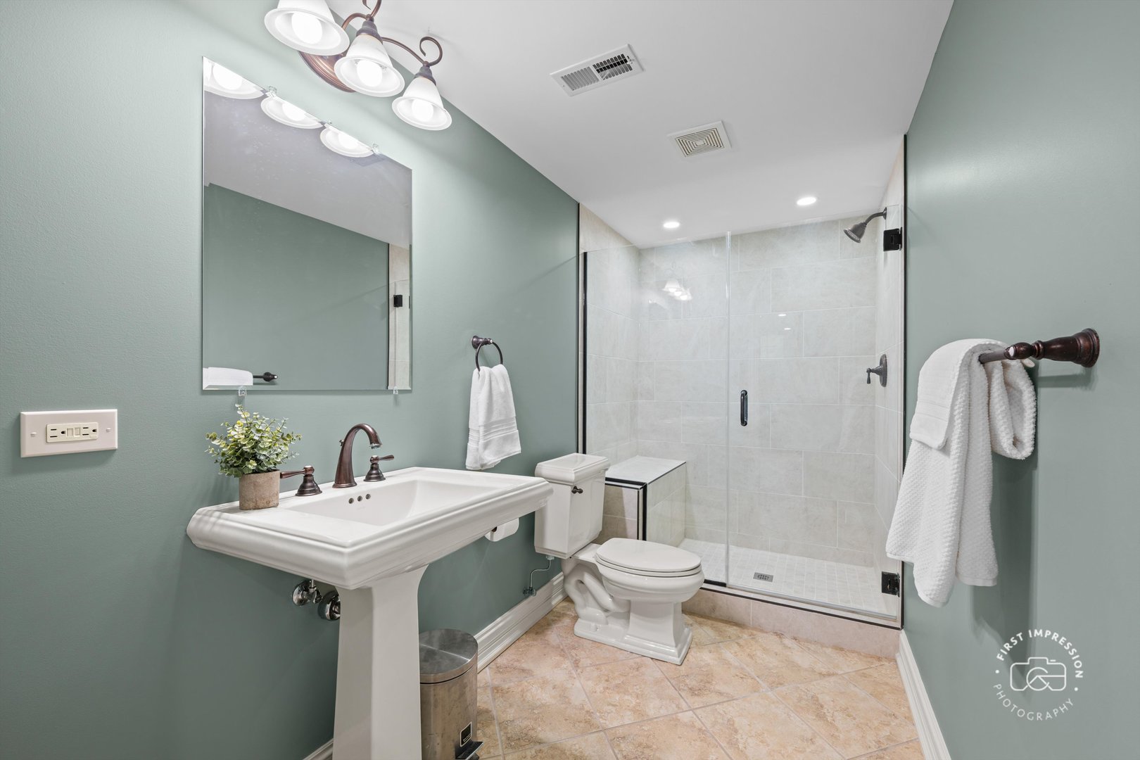 38W535 RED BAY Court, St. Charles, IL 60175