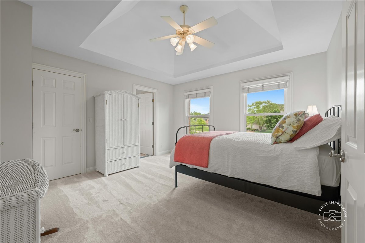 38W535 RED BAY Court, St. Charles, IL 60175
