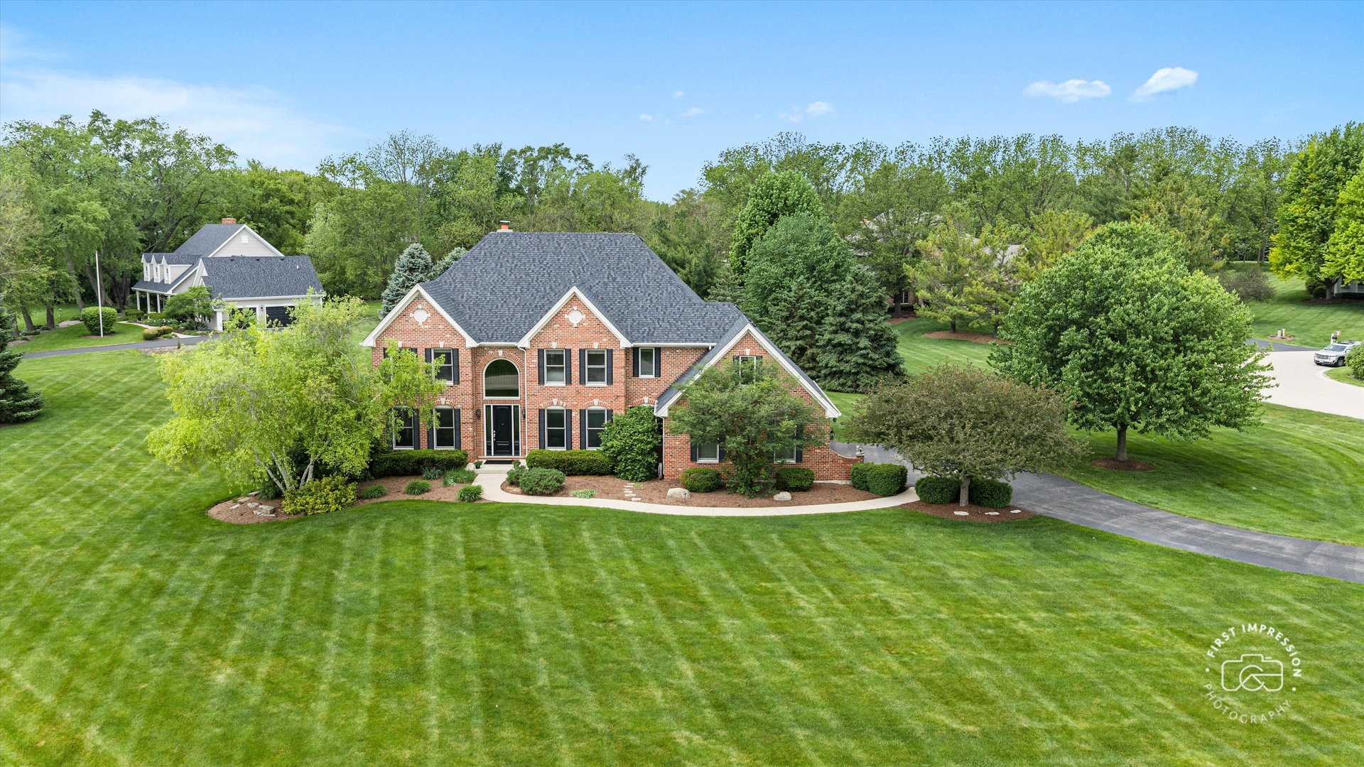 38W535 RED BAY Court, St. Charles, IL 60175