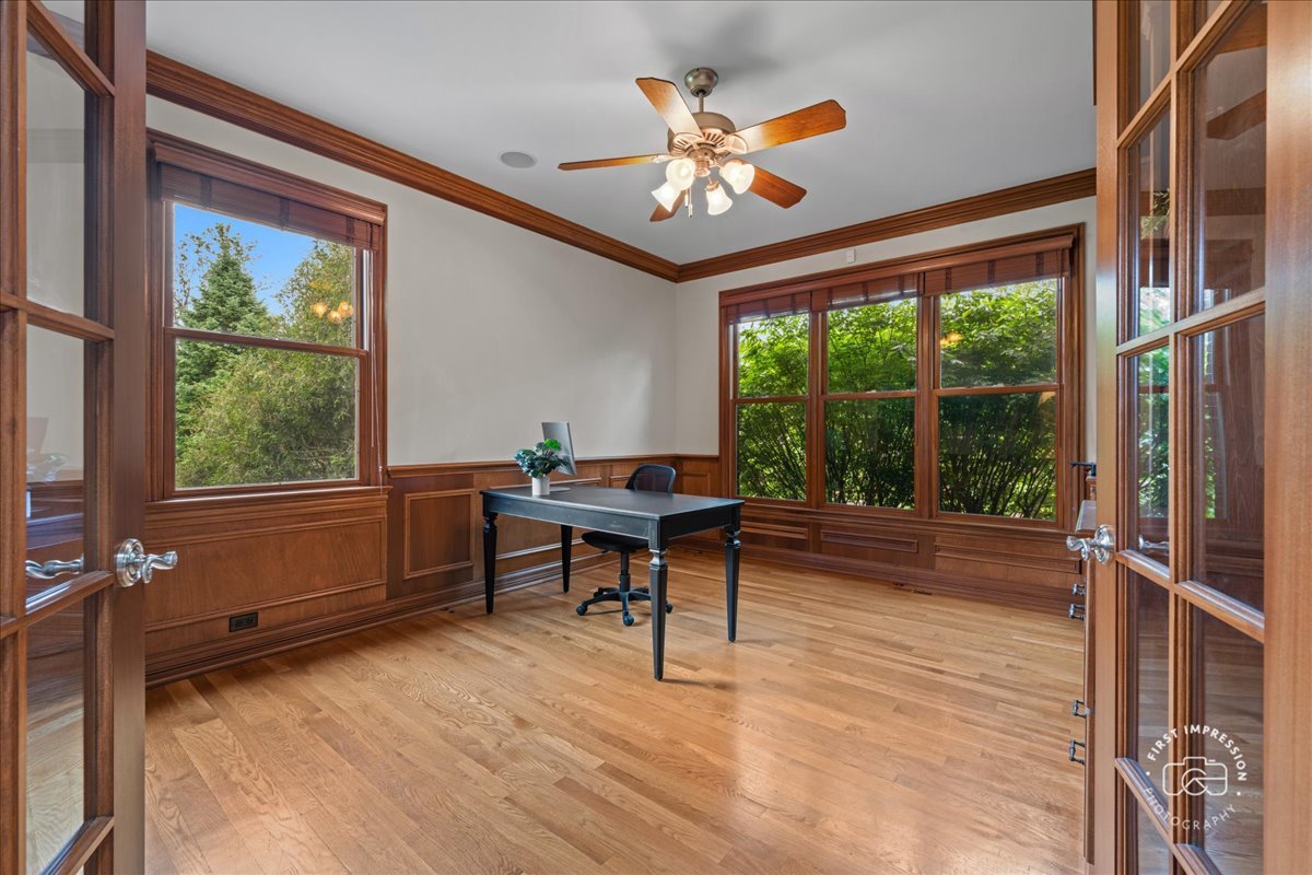 38W535 RED BAY Court, St. Charles, IL 60175