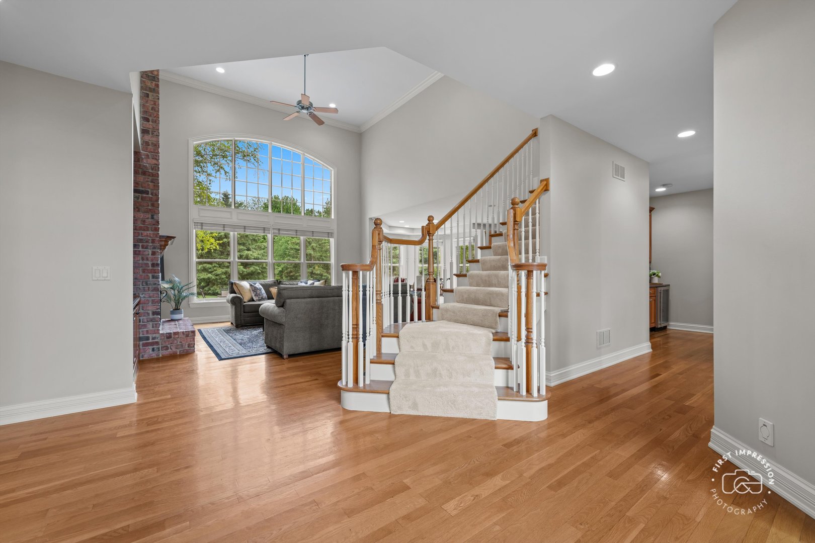 38W535 RED BAY Court, St. Charles, IL 60175