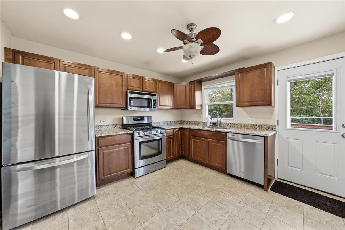 315 S Park Boulevard, Streamwood, IL 60107
