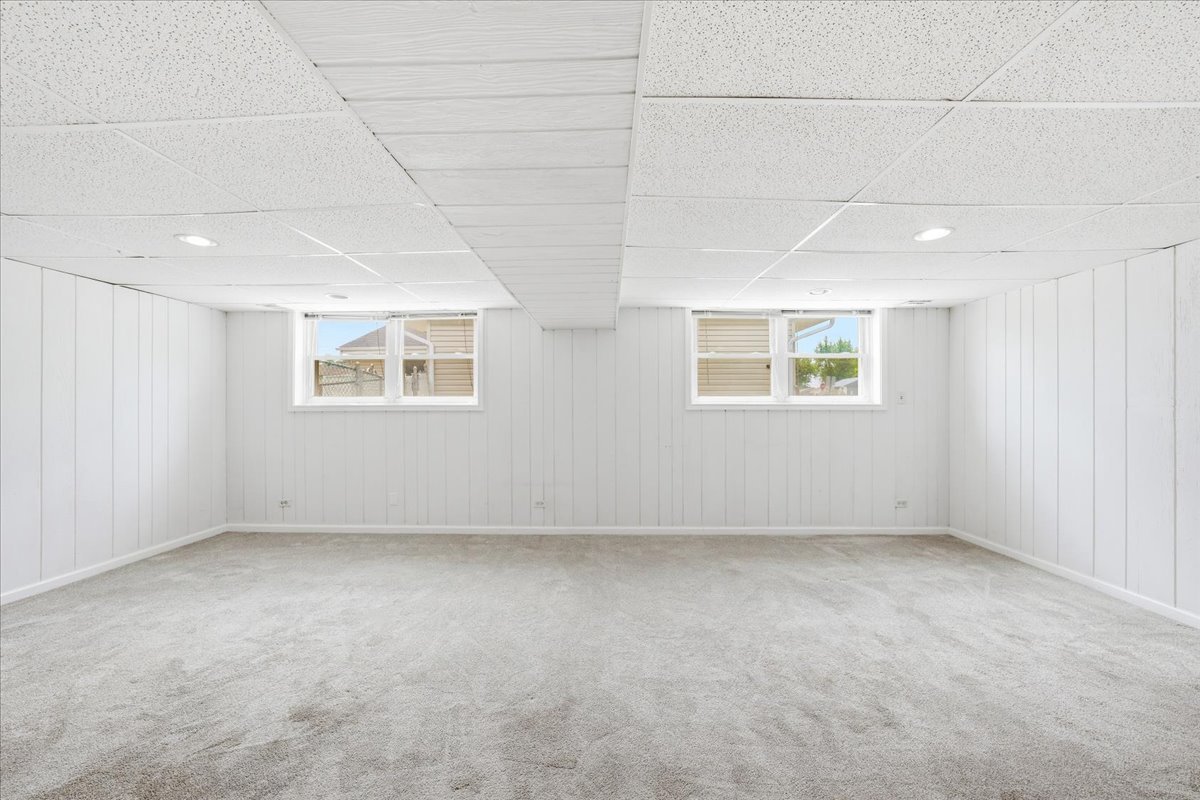 315 S Park Boulevard, Streamwood, IL 60107