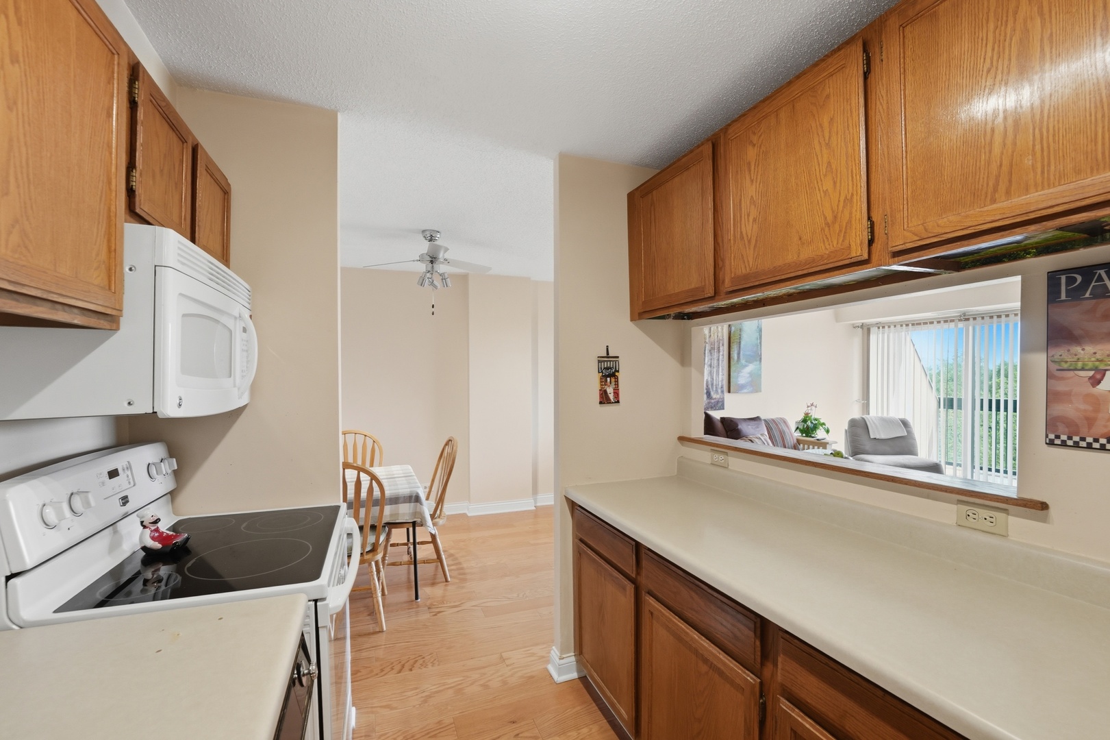 1800 Huntington Boulevard #AE607, Hoffman Estates, IL 60169