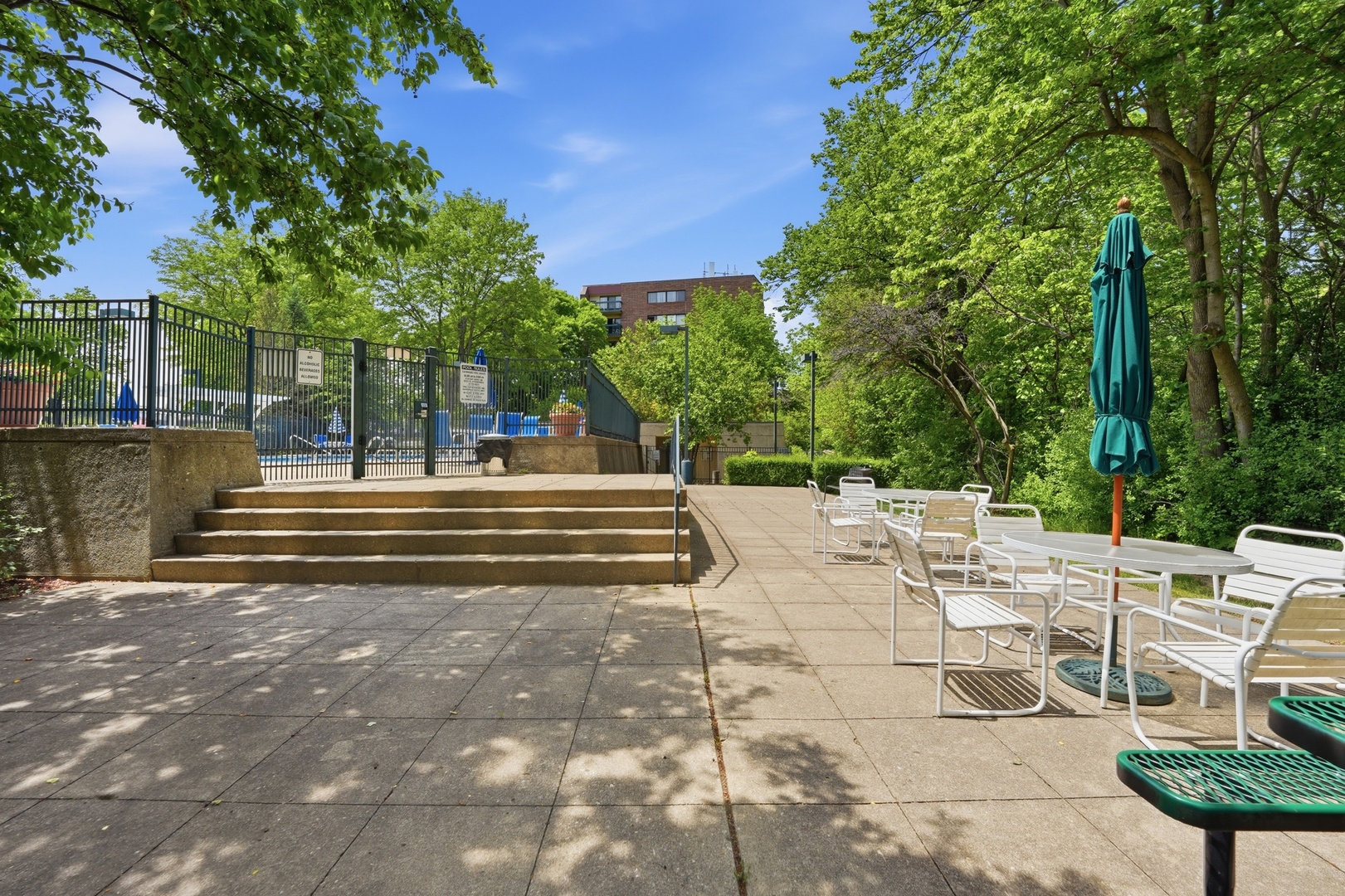 1800 Huntington Boulevard #AE607, Hoffman Estates, IL 60169