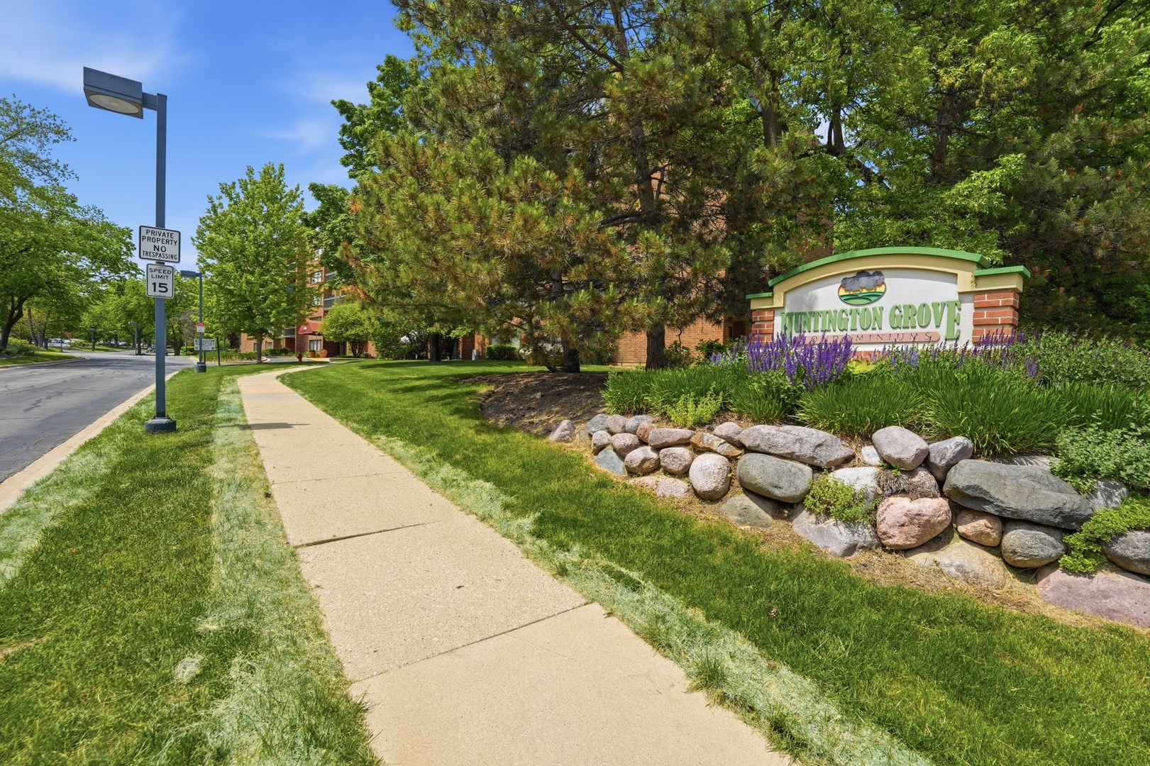 1800 Huntington Boulevard #AE607, Hoffman Estates, IL 60169