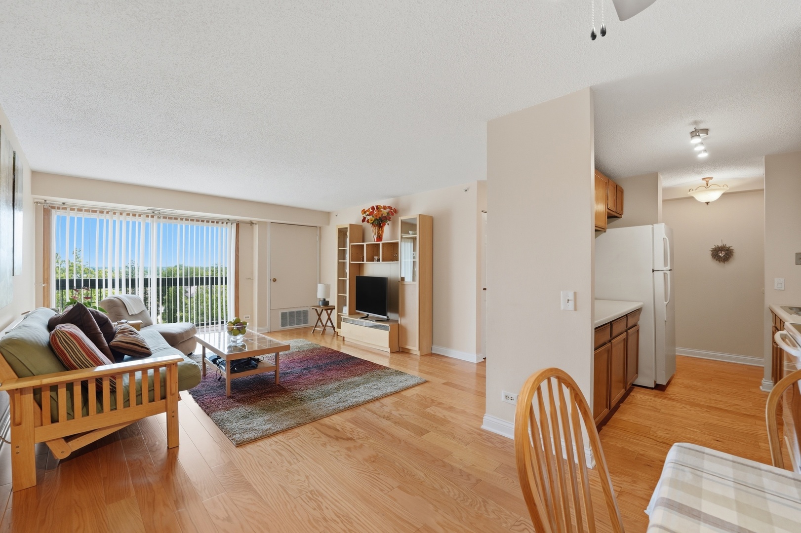 1800 Huntington Boulevard #AE607, Hoffman Estates, IL 60169