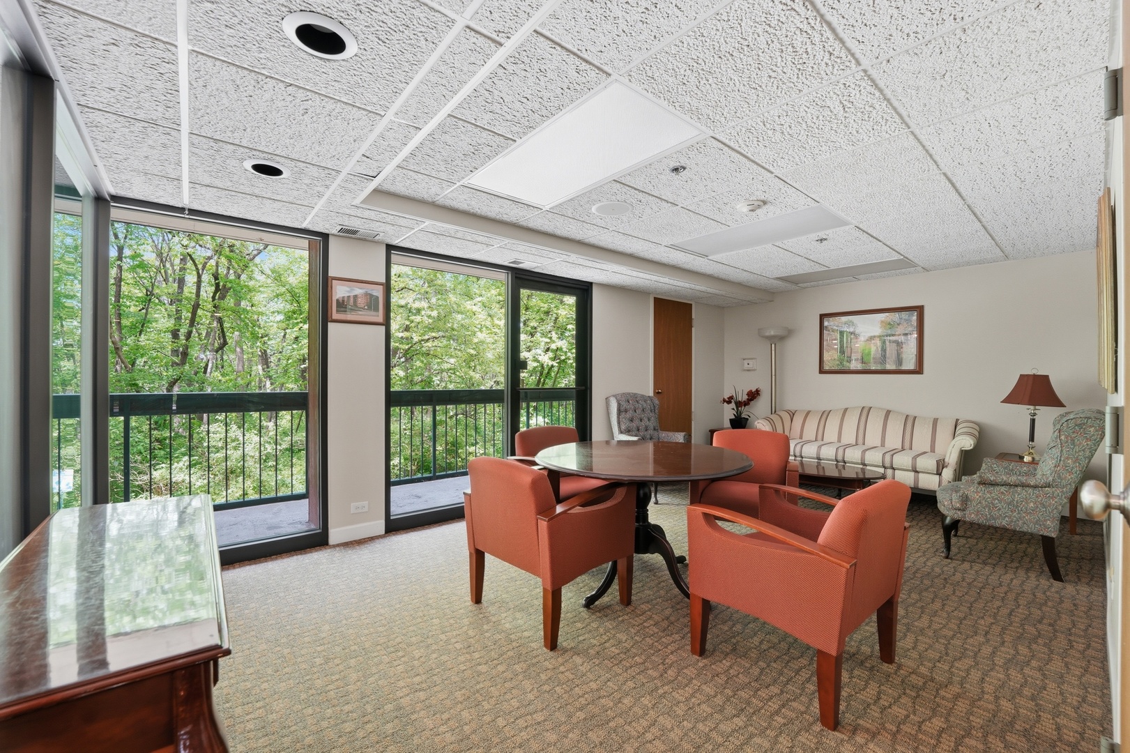 1800 Huntington Boulevard #AE607, Hoffman Estates, IL 60169