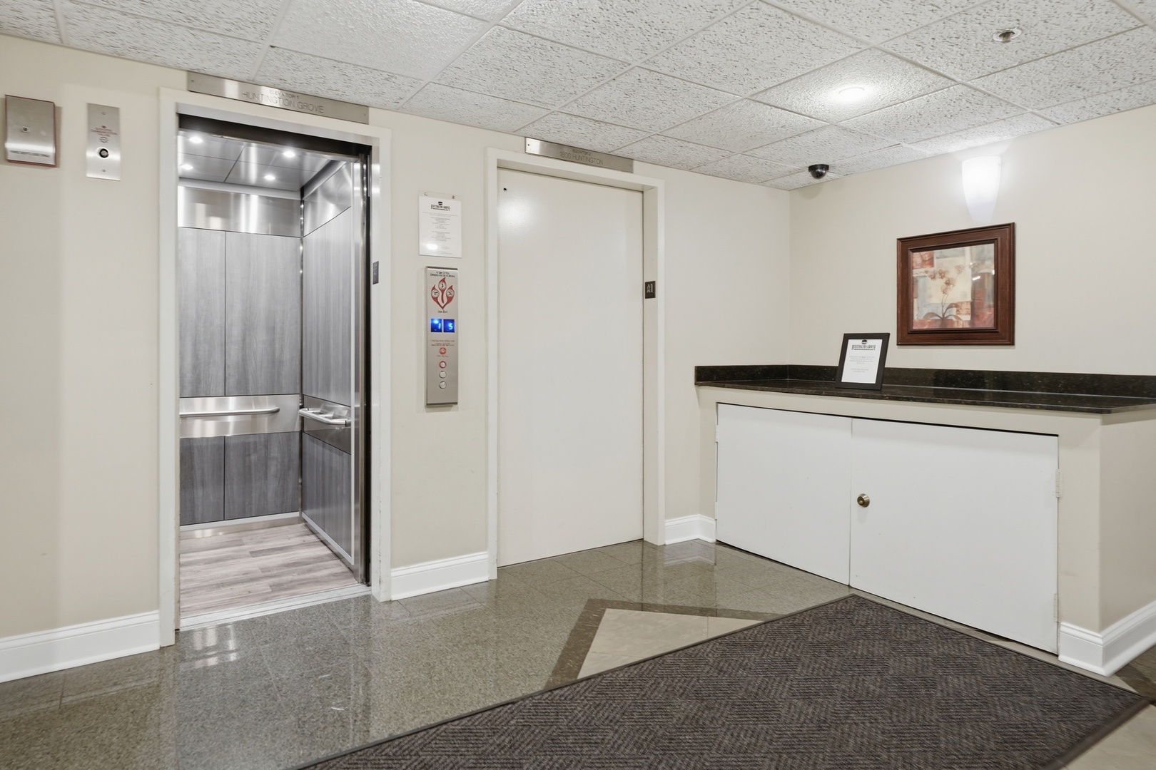 1800 Huntington Boulevard #AE607, Hoffman Estates, IL 60169