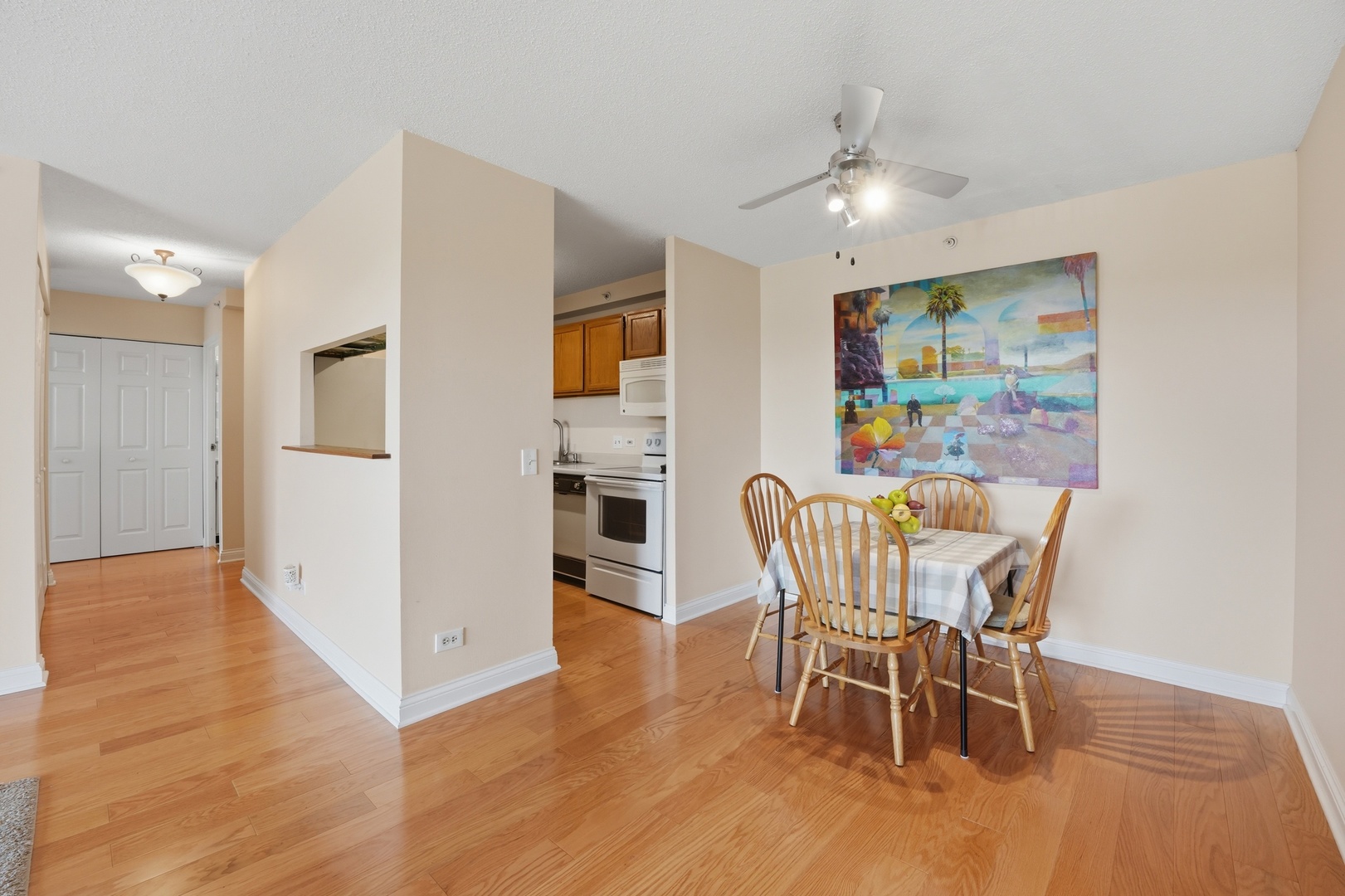 1800 Huntington Boulevard #AE607, Hoffman Estates, IL 60169