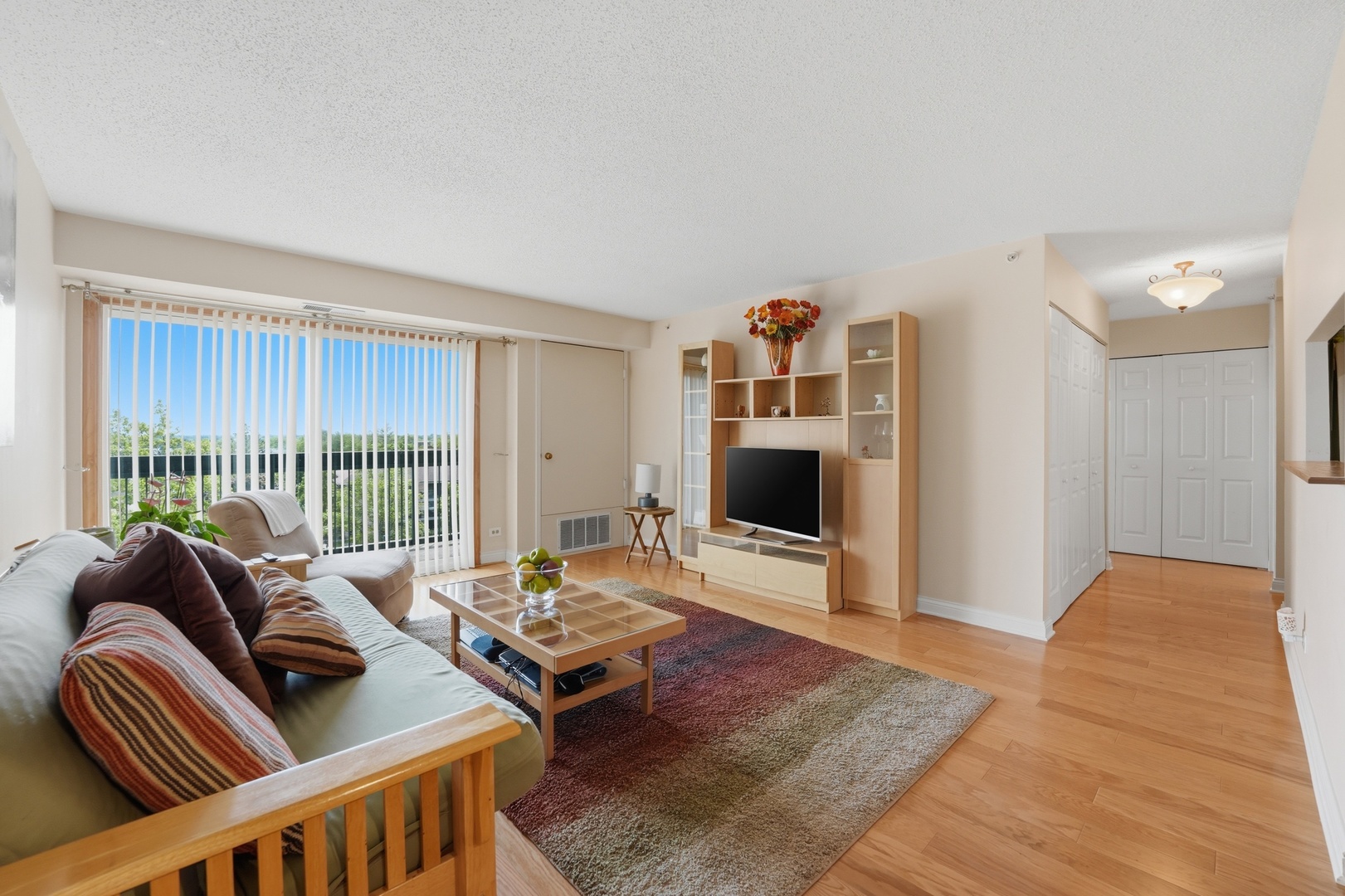 1800 Huntington Boulevard #AE607, Hoffman Estates, IL 60169