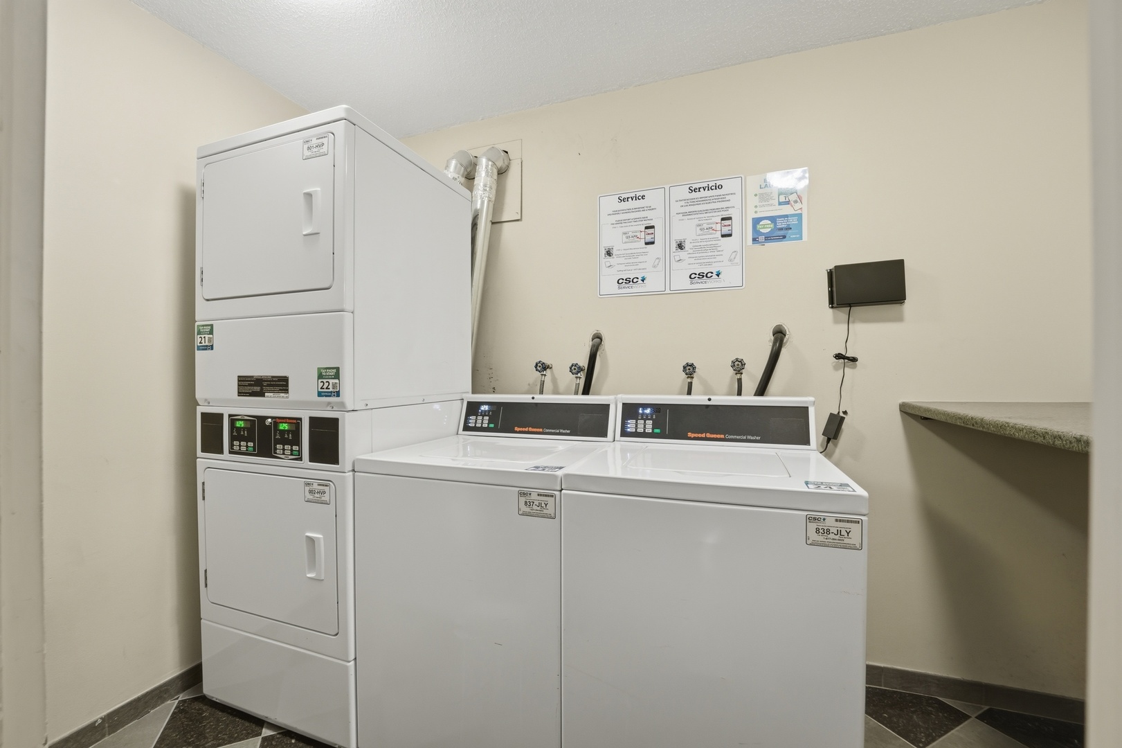 1800 Huntington Boulevard #AE607, Hoffman Estates, IL 60169