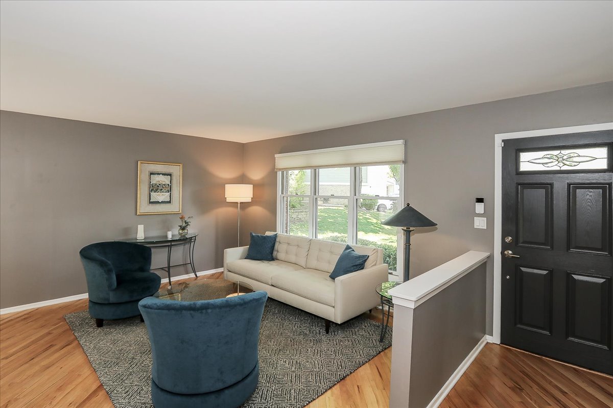 818 Indigo Court, Lake Zurich, IL 60047