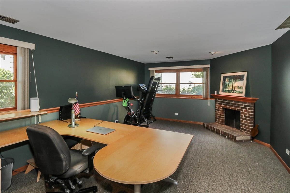 818 Indigo Court, Lake Zurich, IL 60047