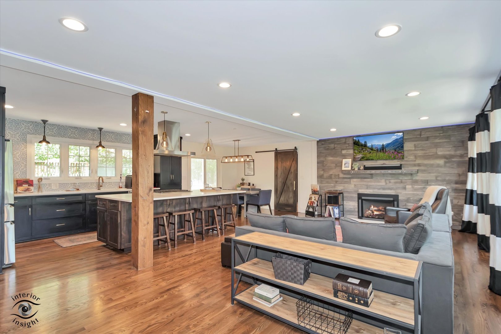 829 E Porter Avenue, Naperville, IL 60540