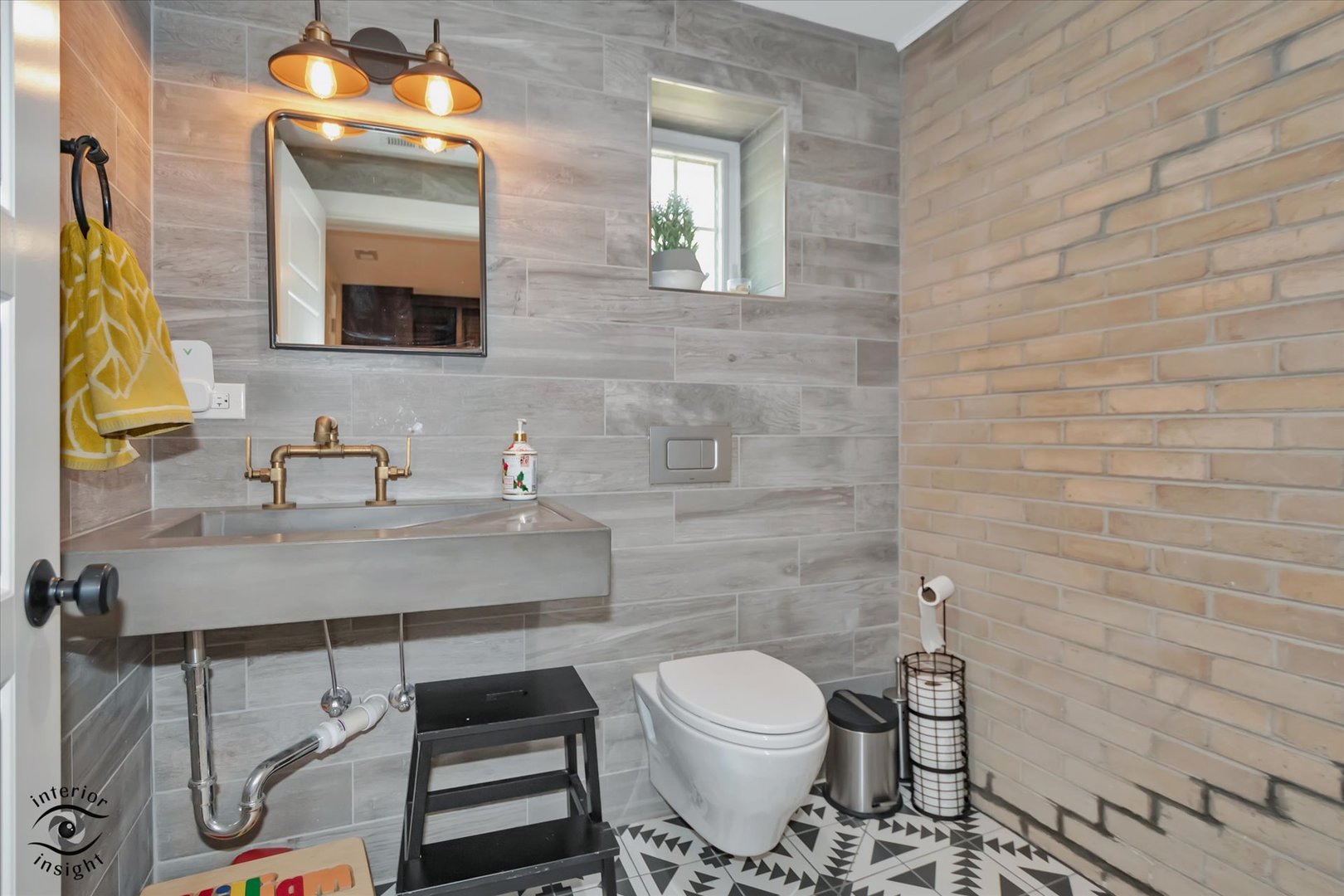 829 E Porter Avenue, Naperville, IL 60540