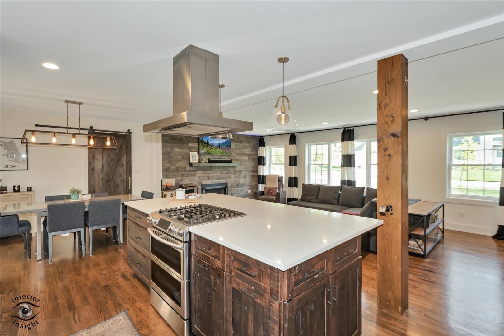 829 E Porter Avenue, Naperville, IL 60540