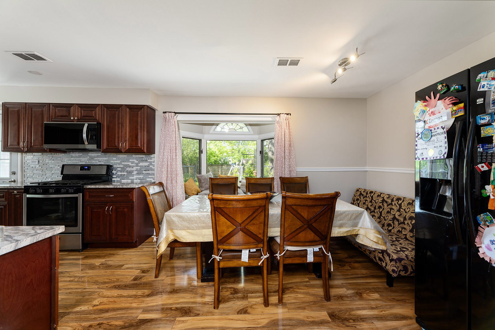 9476 Terrace Place, Des Plaines, IL 60016