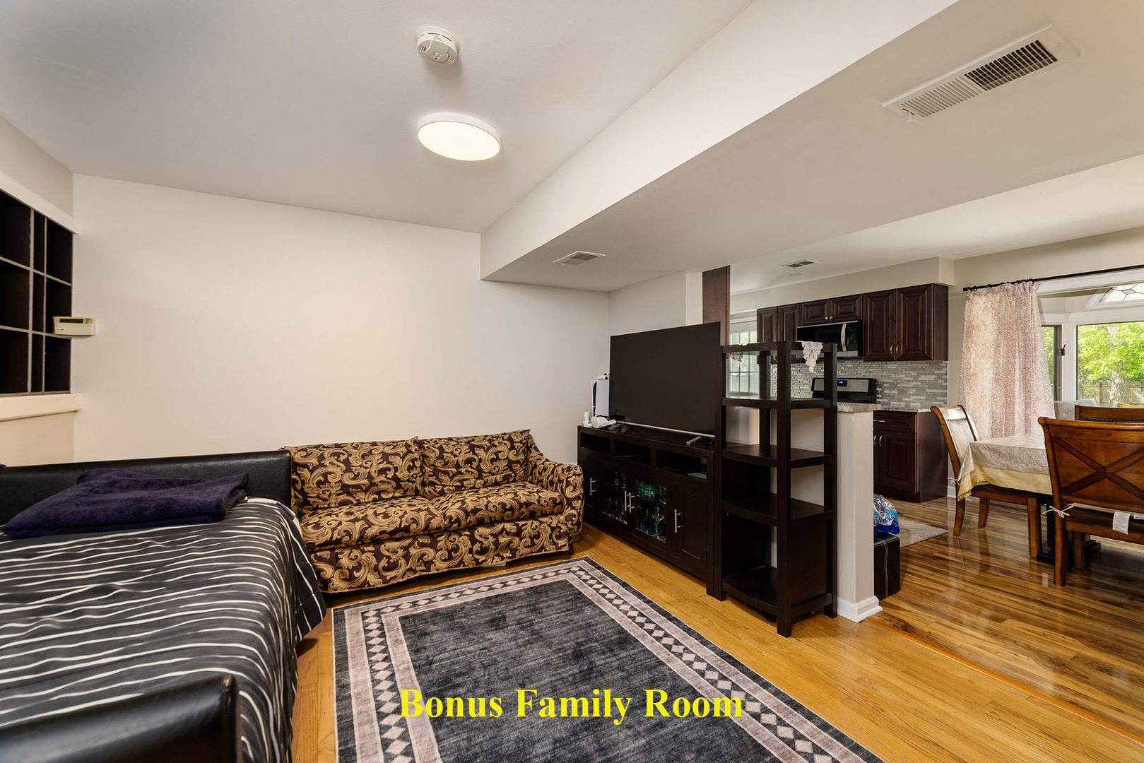 9476 Terrace Place, Des Plaines, IL 60016