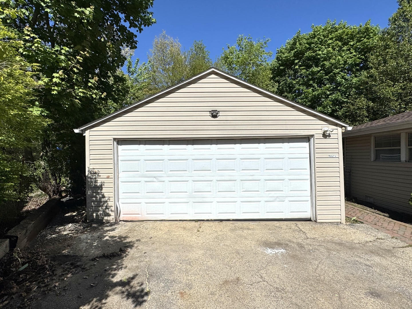 1008 Adams Court, Carpentersville, IL 60110