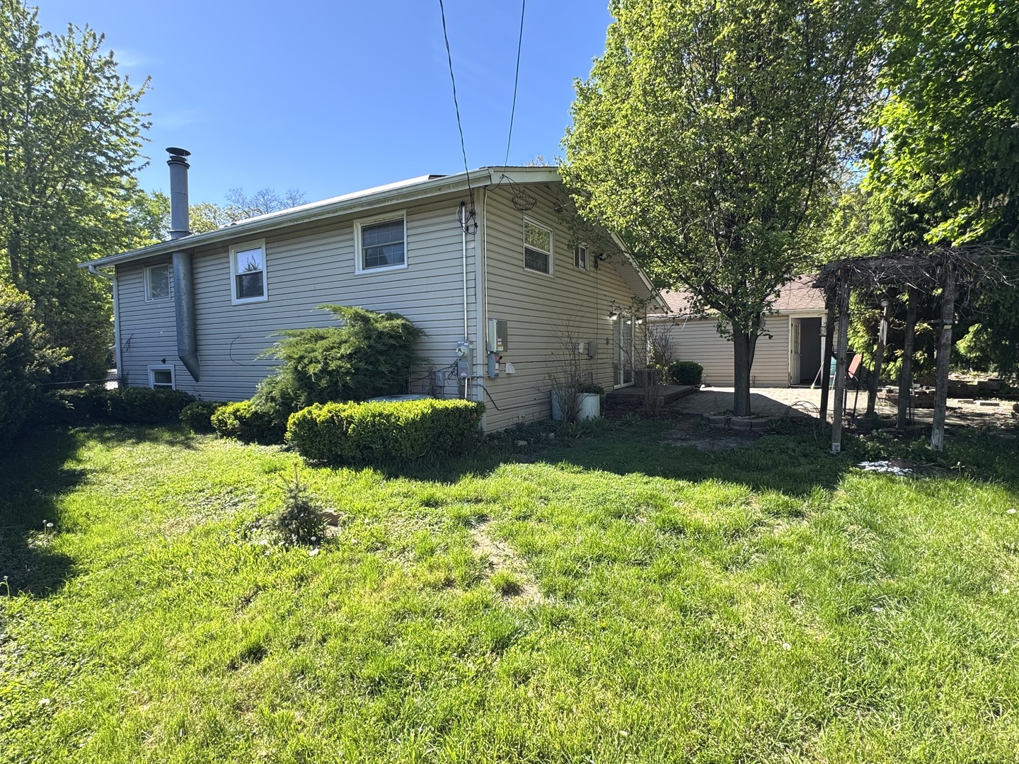 1008 Adams Court, Carpentersville, IL 60110