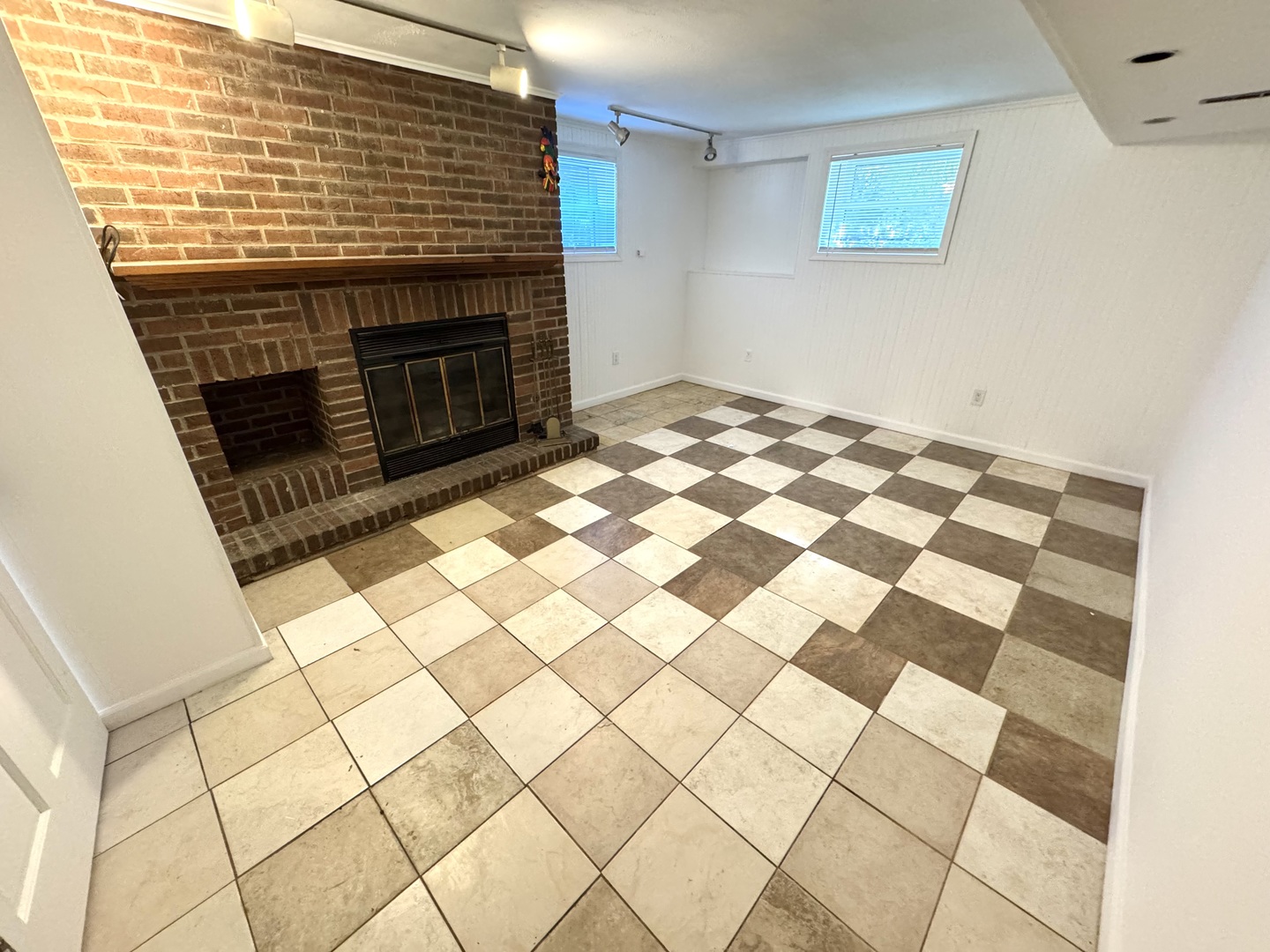1008 Adams Court, Carpentersville, IL 60110