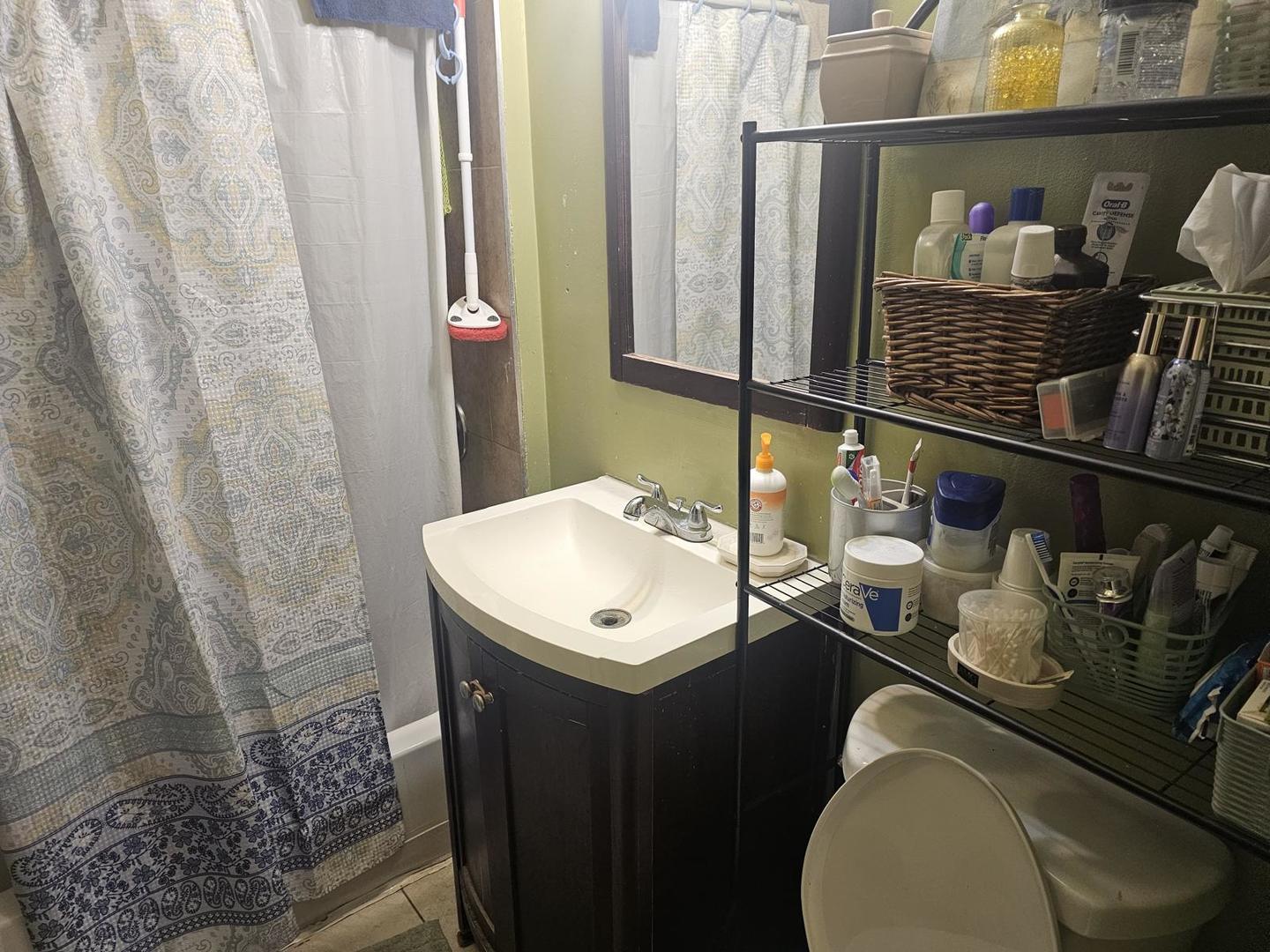 6451 S Vernon Avenue, Chicago, IL 60637