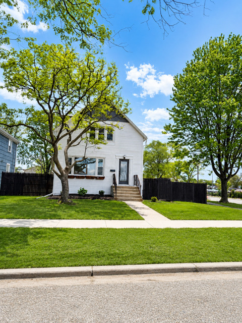 1812 S 20th Avenue, Maywood, IL 60153