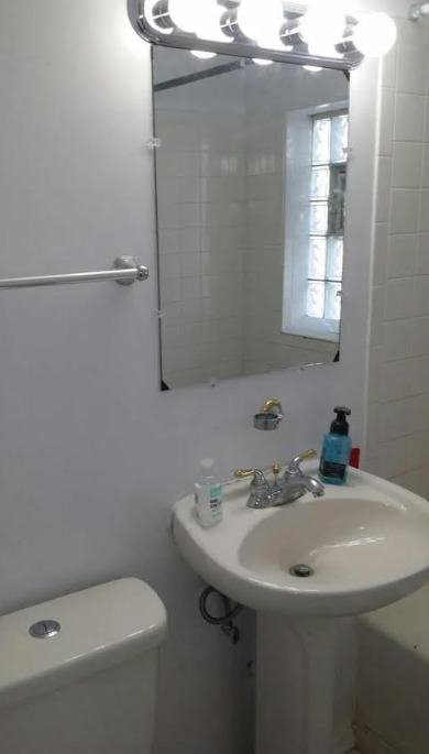 8352 S Ingleside Avenue, Chicago, IL 60619