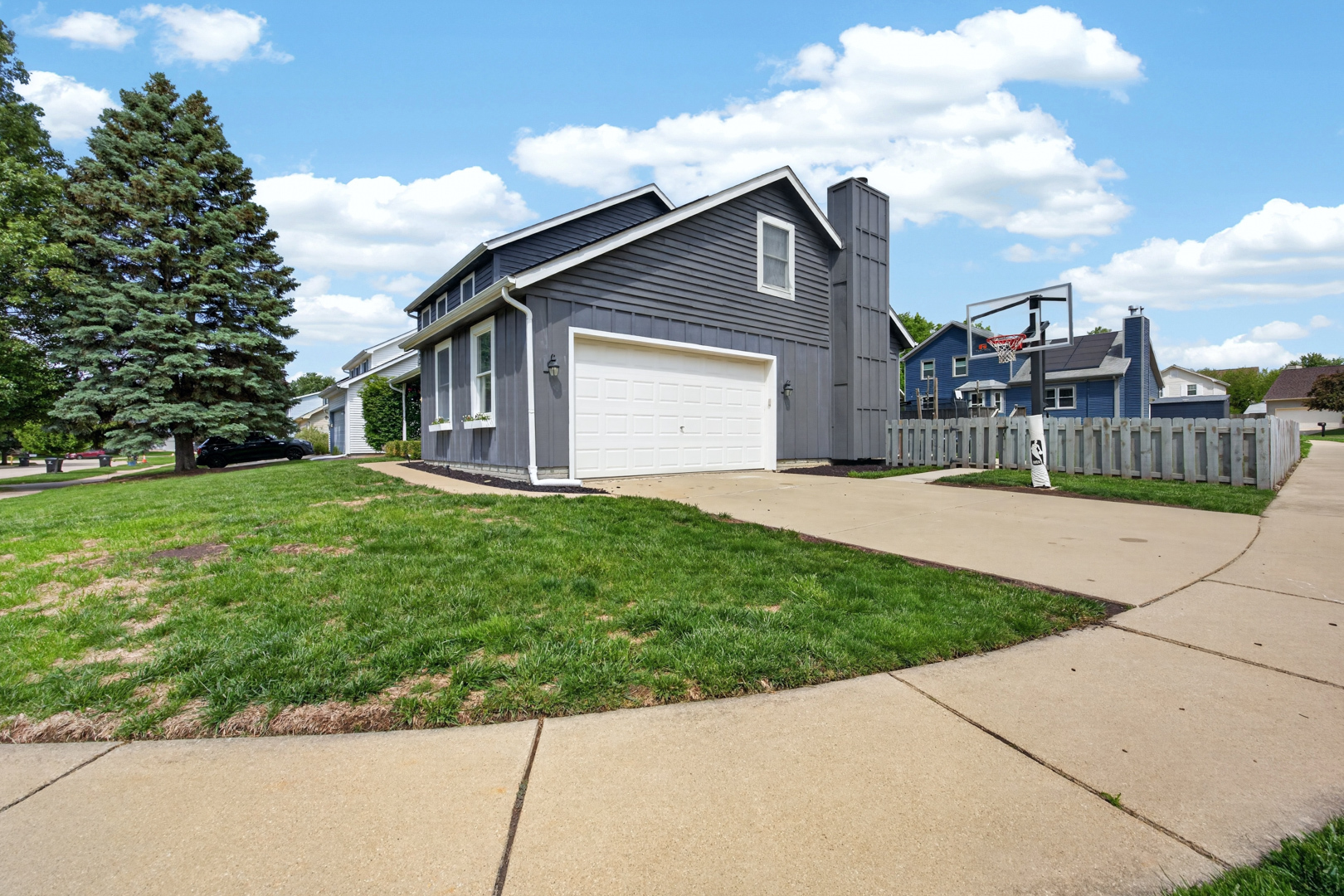 12 Boardwalk Circle, Bloomington, IL 61701
