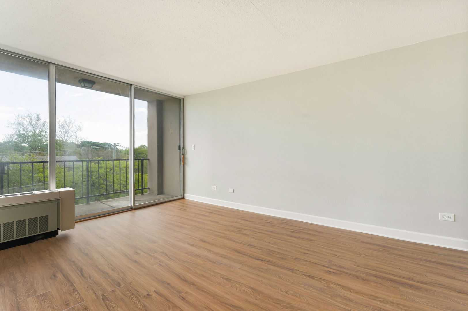 1043 S York Road #310, Bensenville, IL 60106
