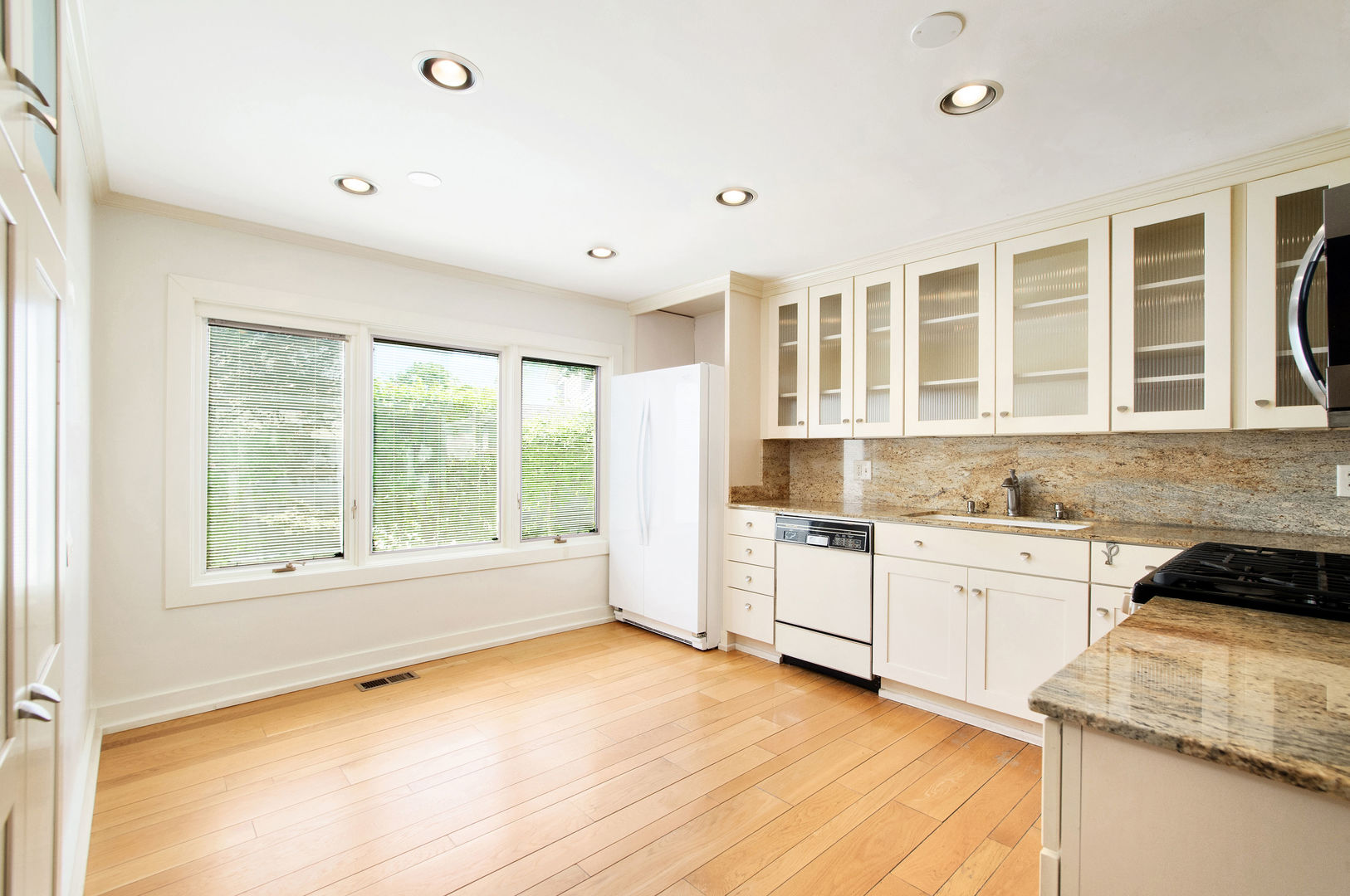 1829 E BITTERSWEET Lane, Mount Prospect, IL 60056