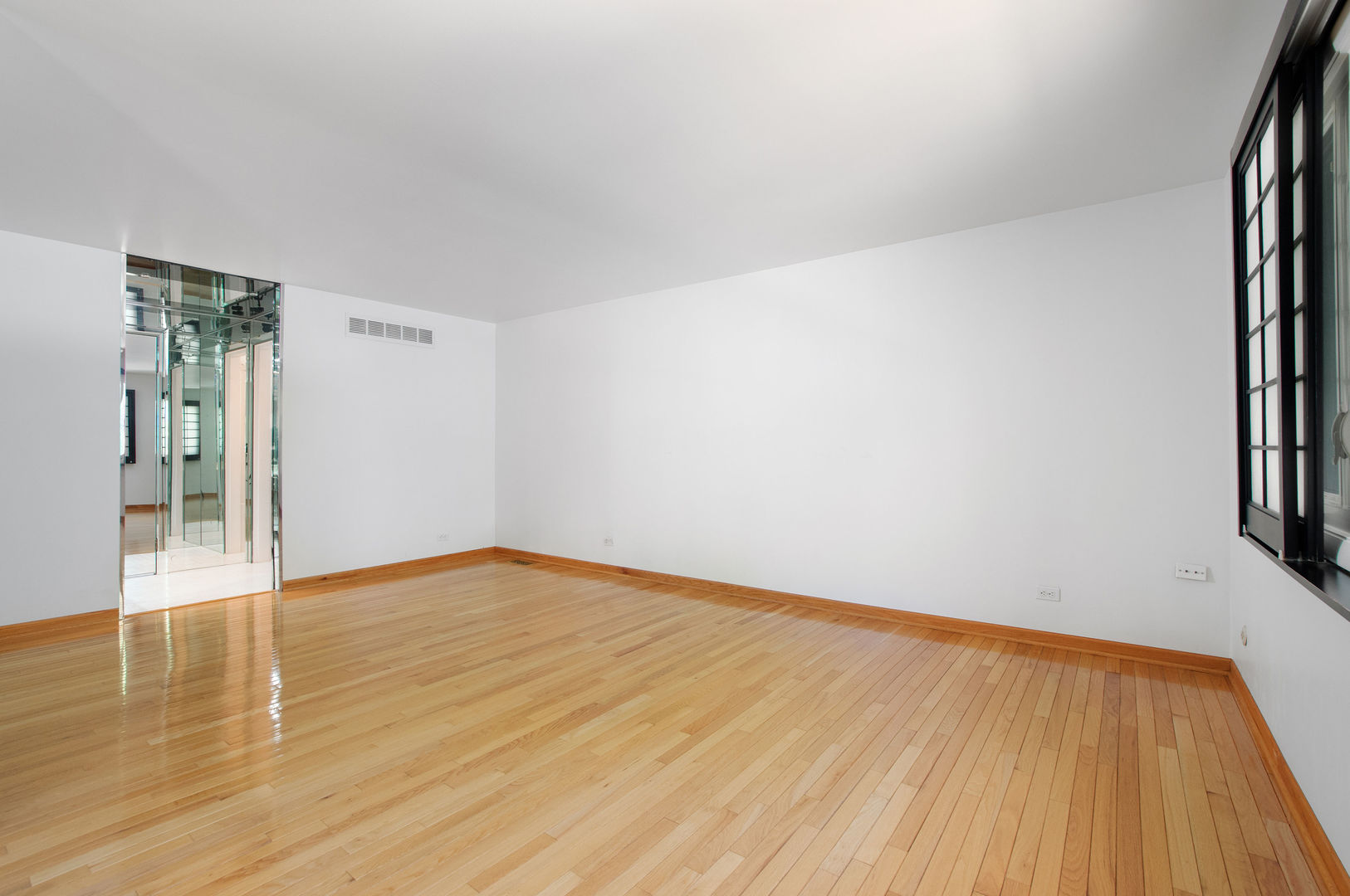 1829 E BITTERSWEET Lane, Mount Prospect, IL 60056