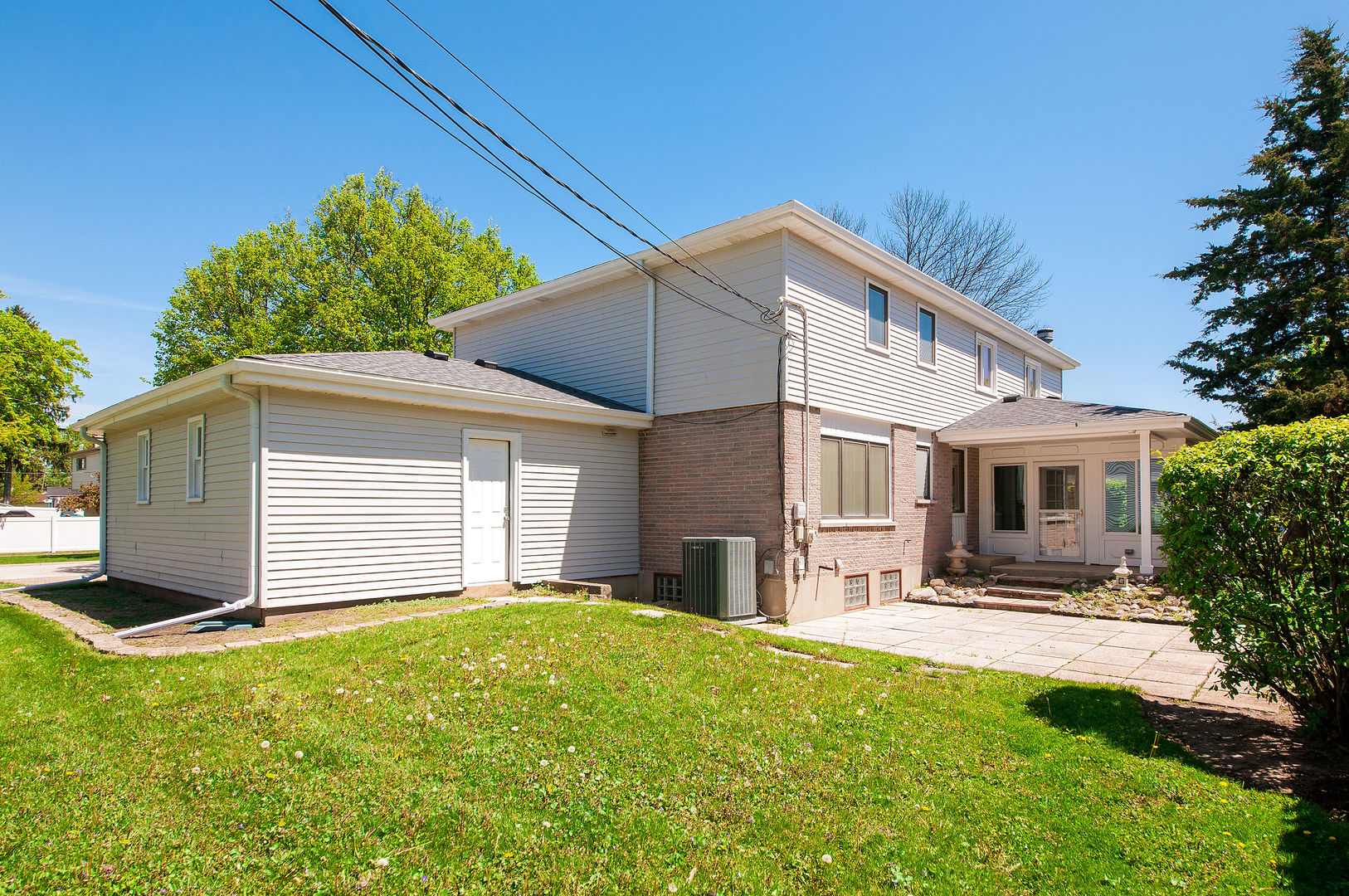 1829 E BITTERSWEET Lane, Mount Prospect, IL 60056