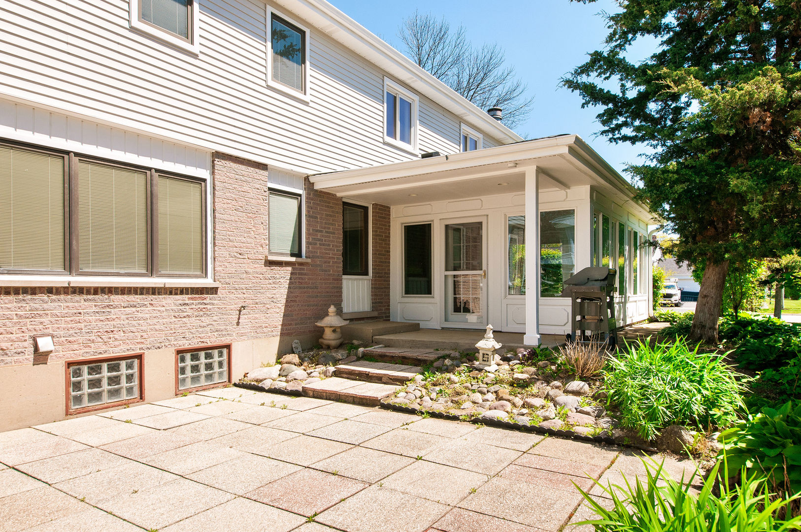 1829 E BITTERSWEET Lane, Mount Prospect, IL 60056