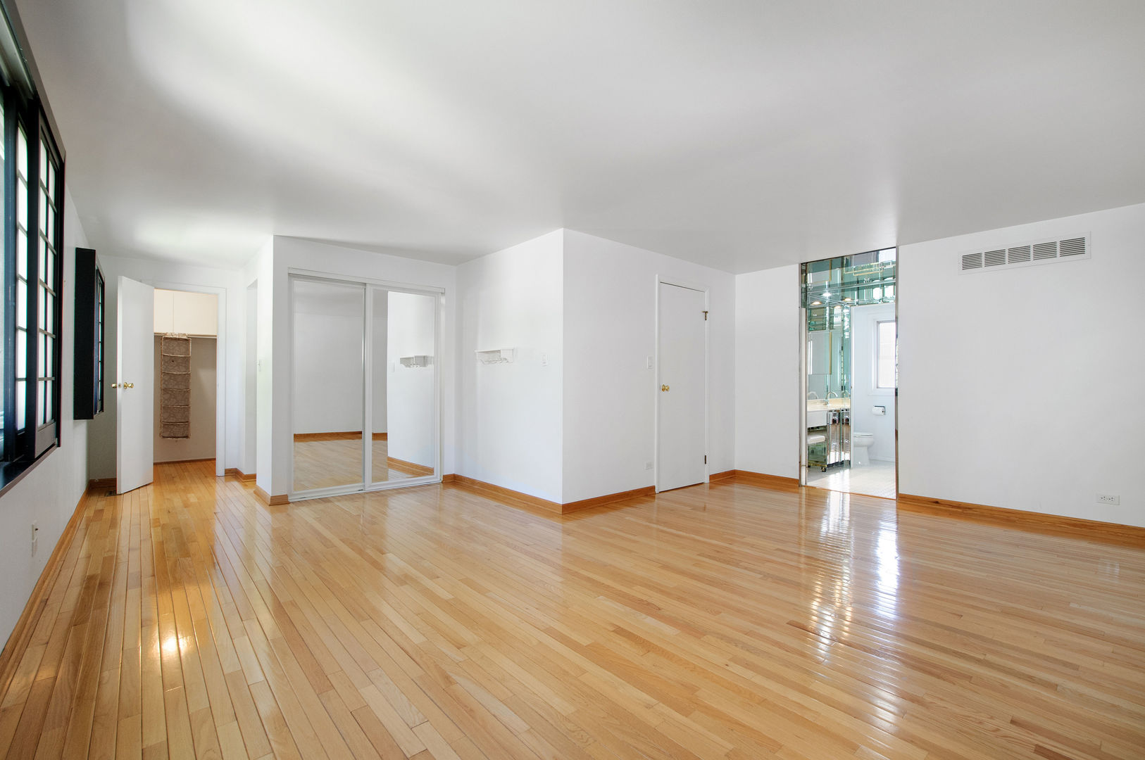 1829 E BITTERSWEET Lane, Mount Prospect, IL 60056