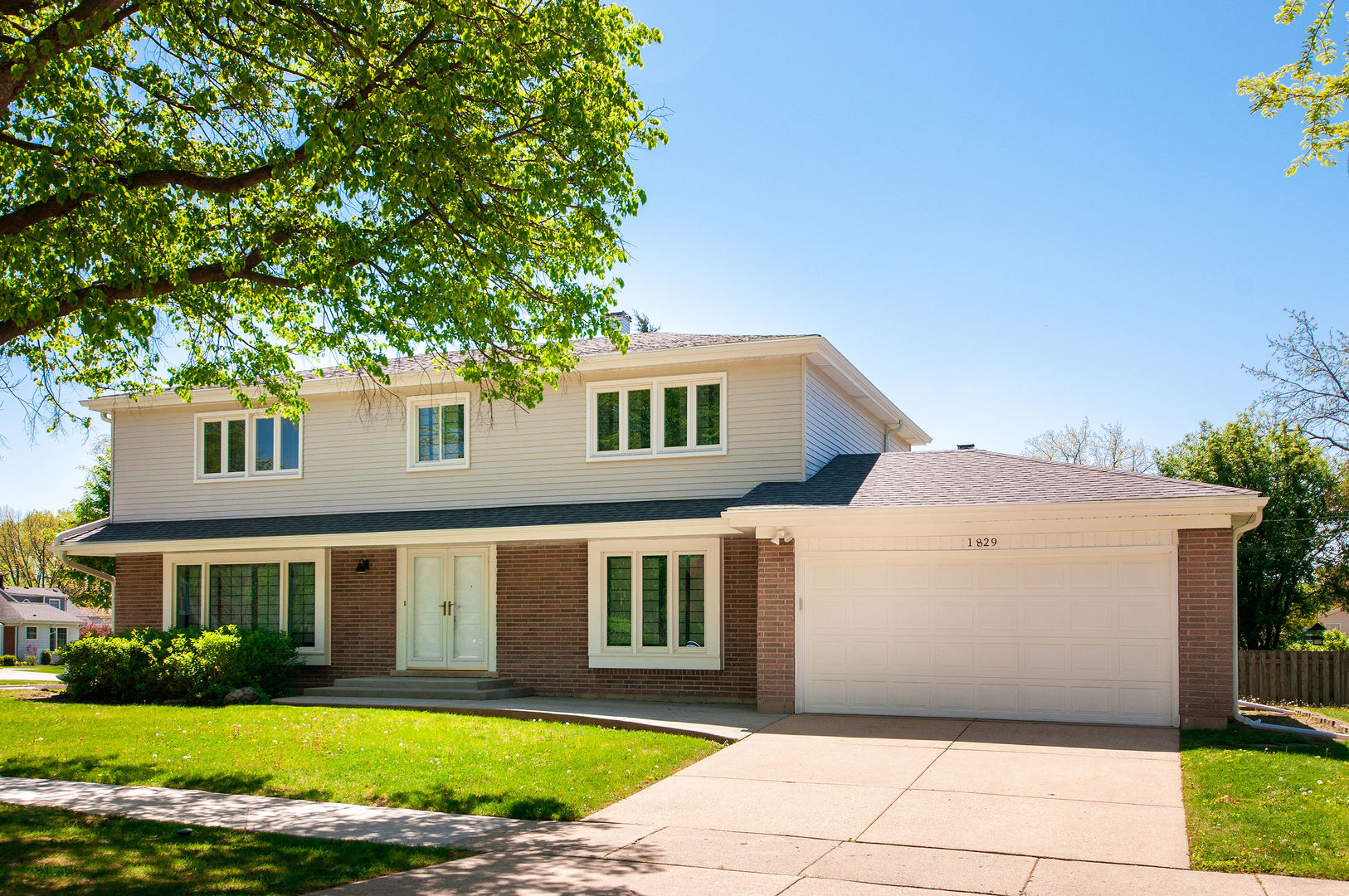1829 E BITTERSWEET Lane, Mount Prospect, IL 60056