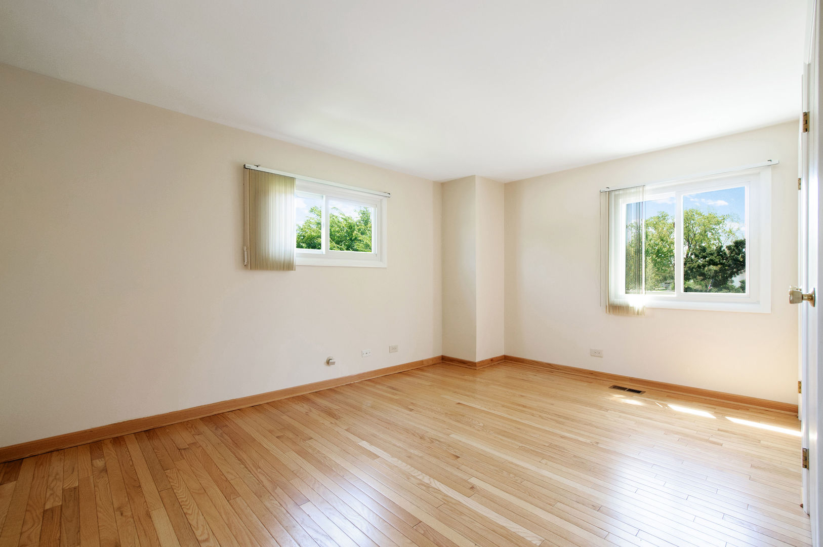1829 E BITTERSWEET Lane, Mount Prospect, IL 60056