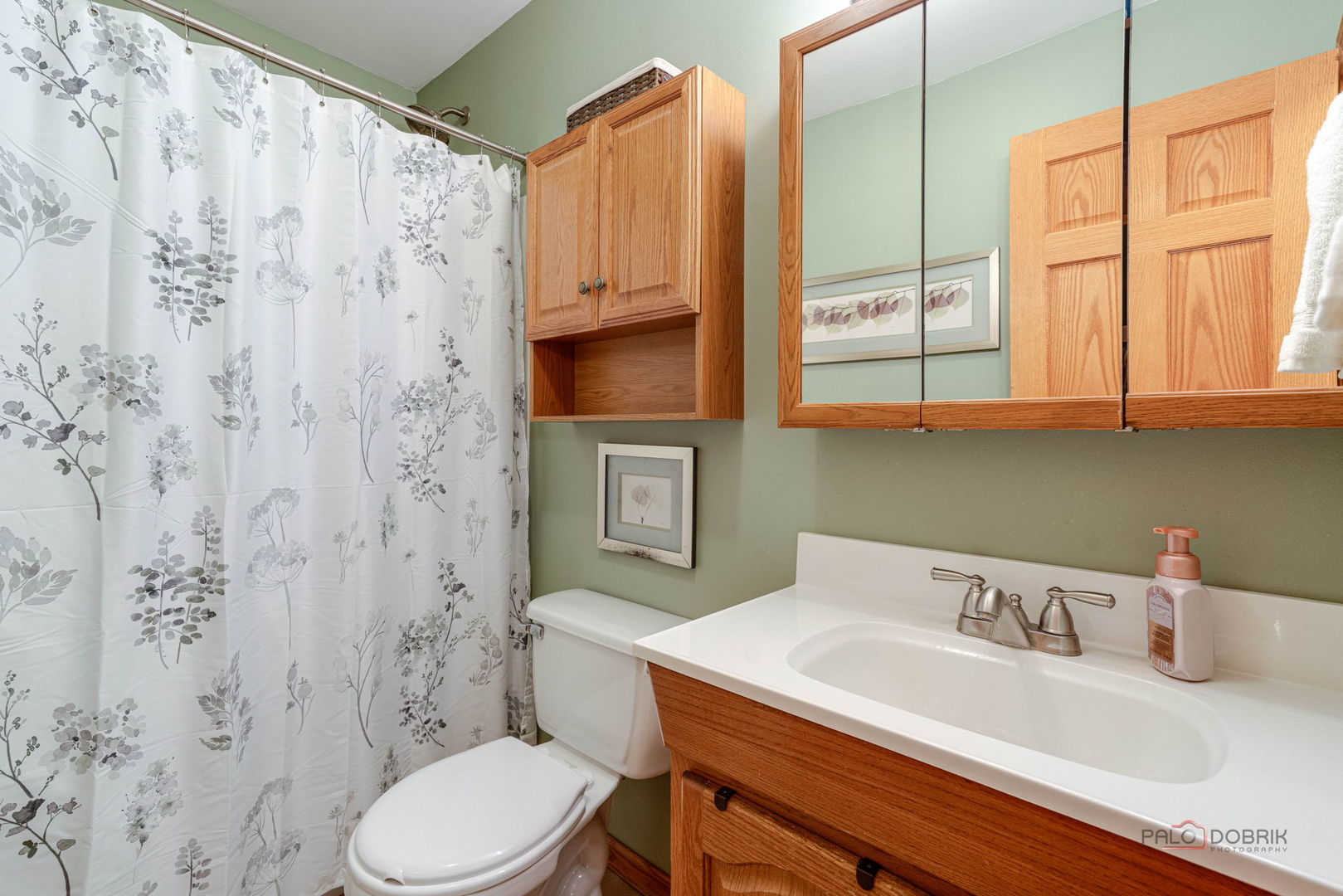 3507 Greenleaf Avenue, Island Lake, IL 60042
