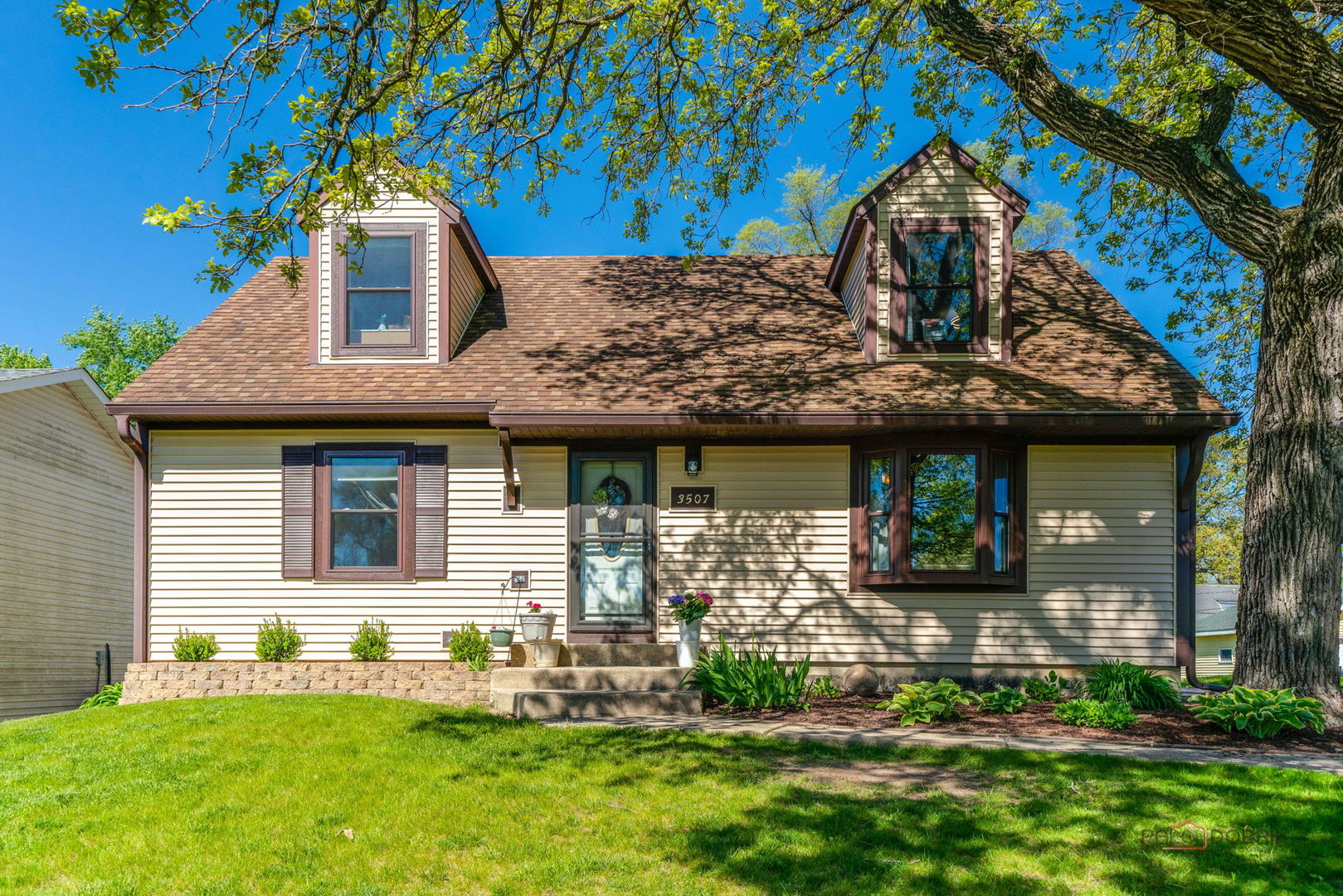 3507 Greenleaf Avenue, Island Lake, IL 60042