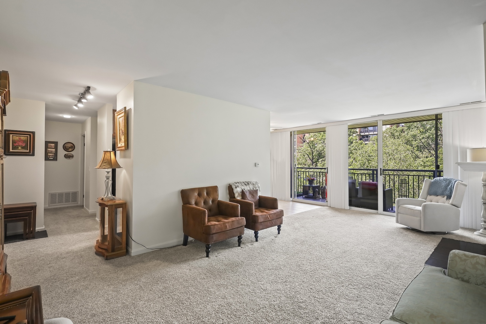 6000 Oakwood Drive #3H, Lisle, IL 60532