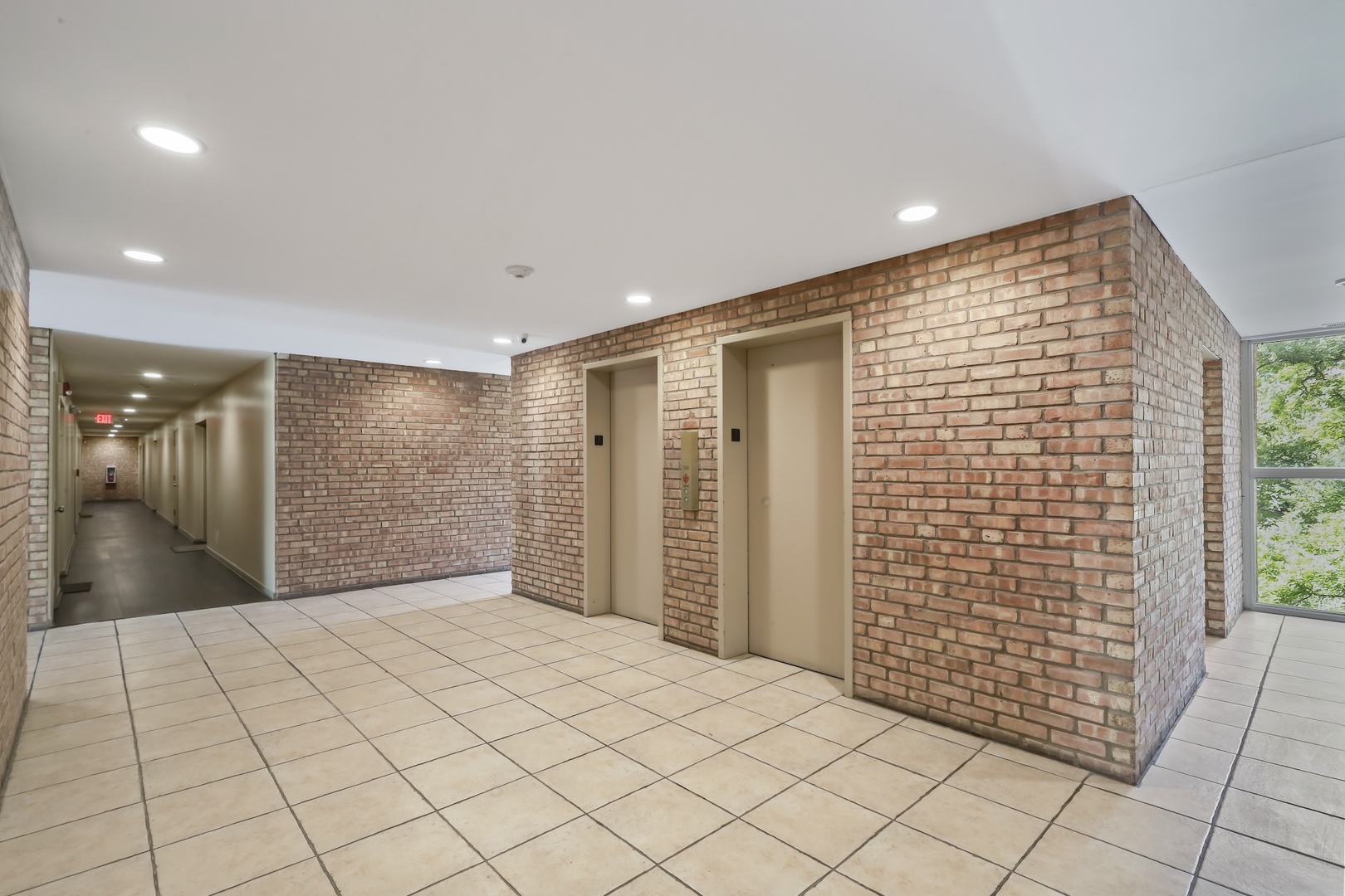 6000 Oakwood Drive #3H, Lisle, IL 60532