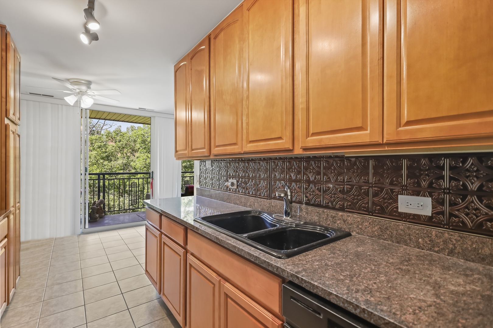 6000 Oakwood Drive #3H, Lisle, IL 60532