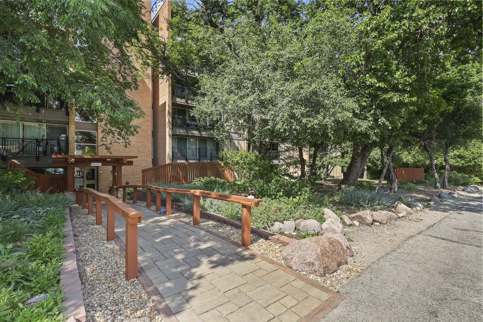 6000 Oakwood Drive #3H, Lisle, IL 60532