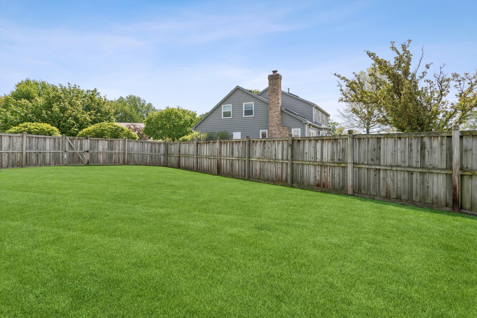 2001 Lakeview Court, Naperville, IL 60565