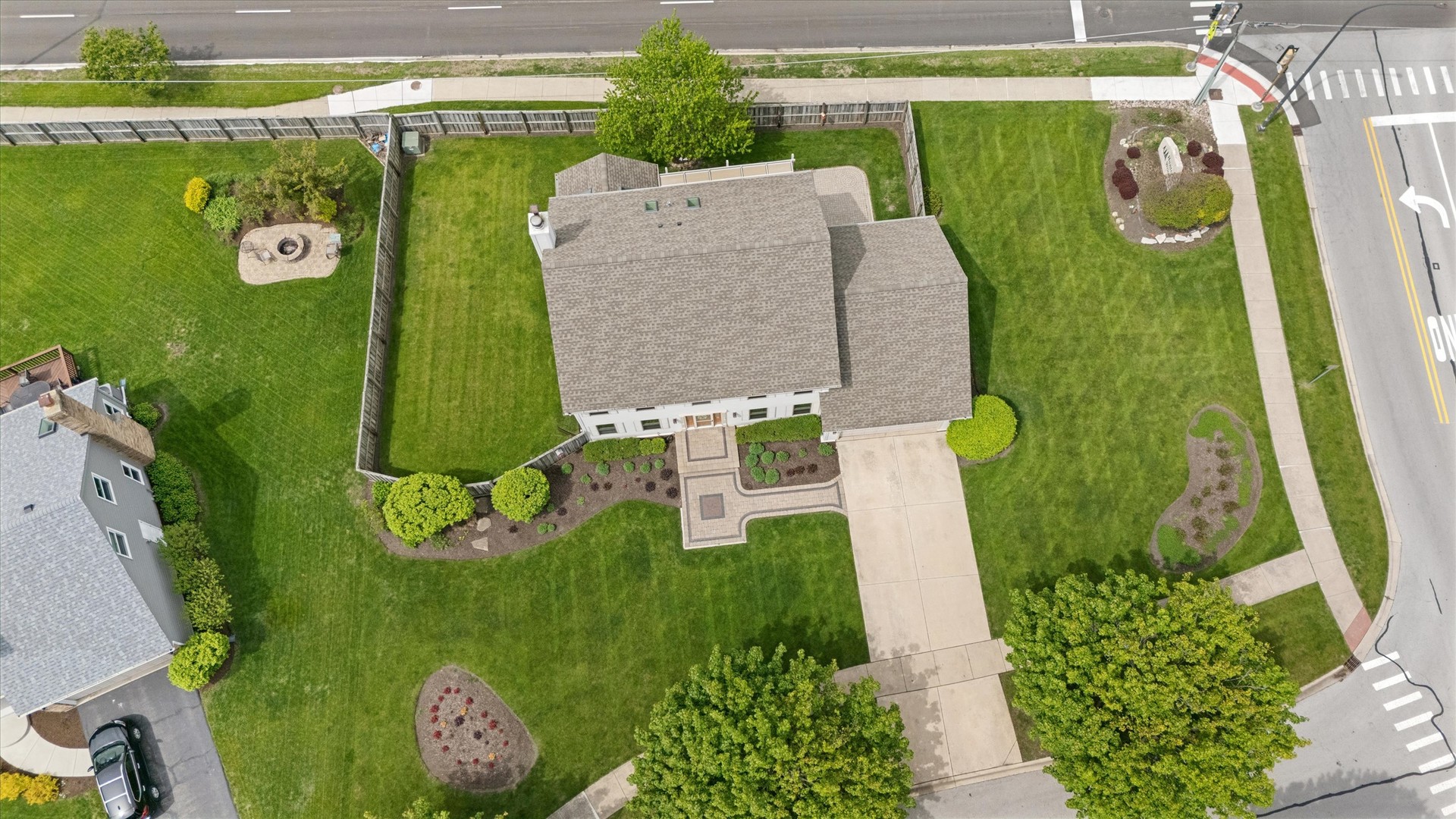 2001 Lakeview Court, Naperville, IL 60565