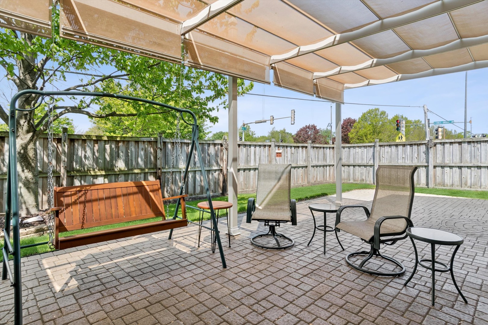 2001 Lakeview Court, Naperville, IL 60565